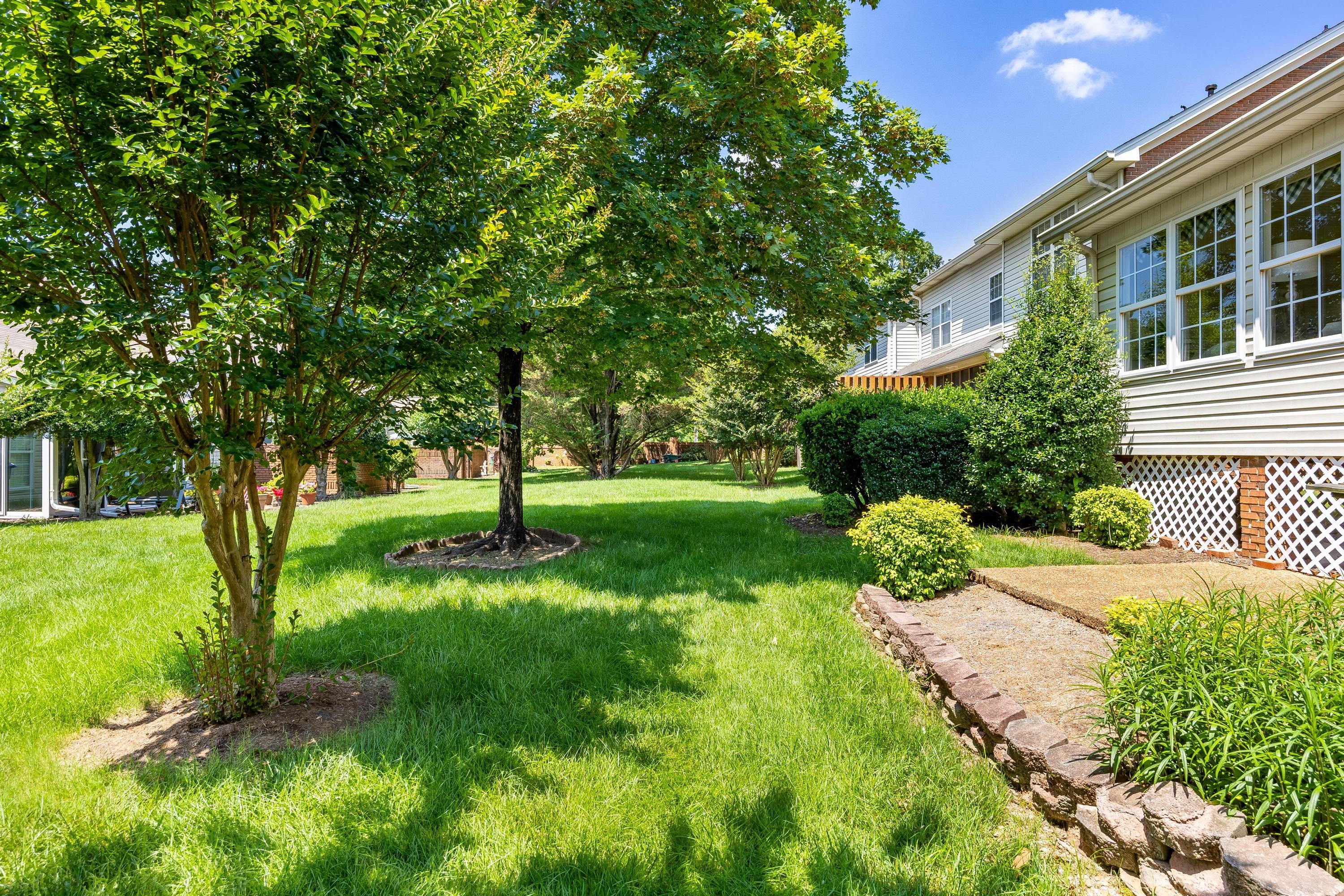 2423 Queens Lace Trail
