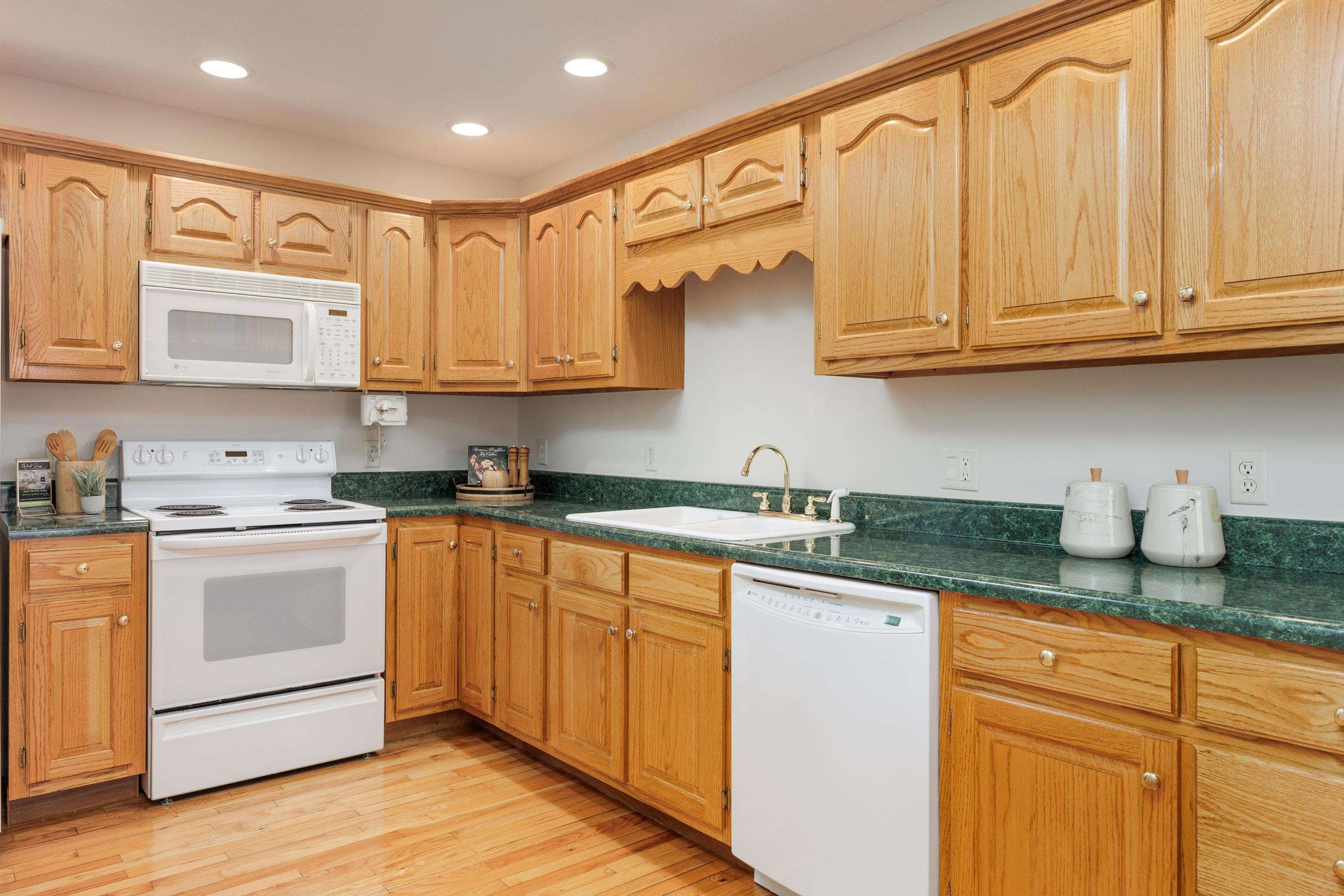 2423 Queens Lace Trail