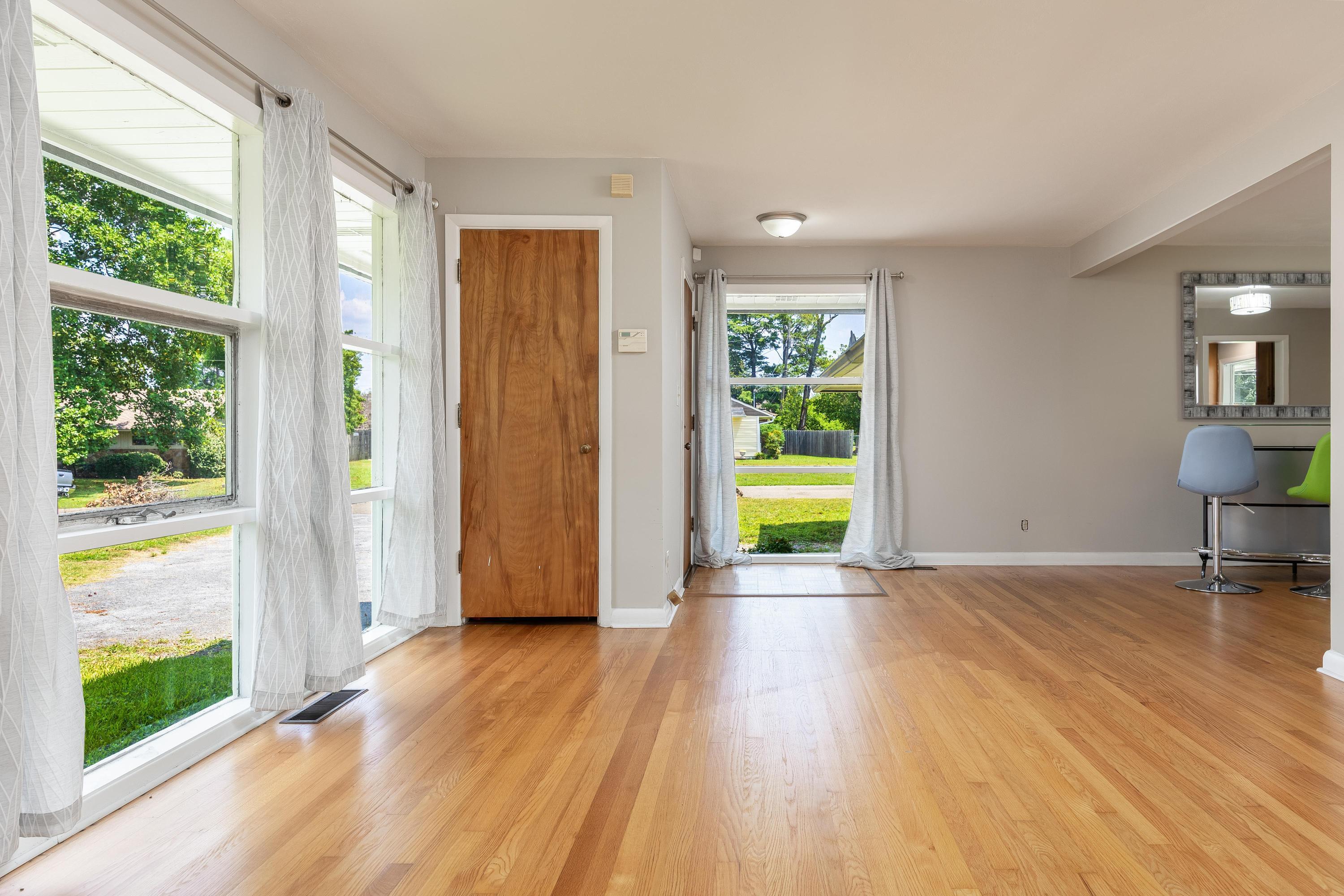 4412 Live Oak Lane