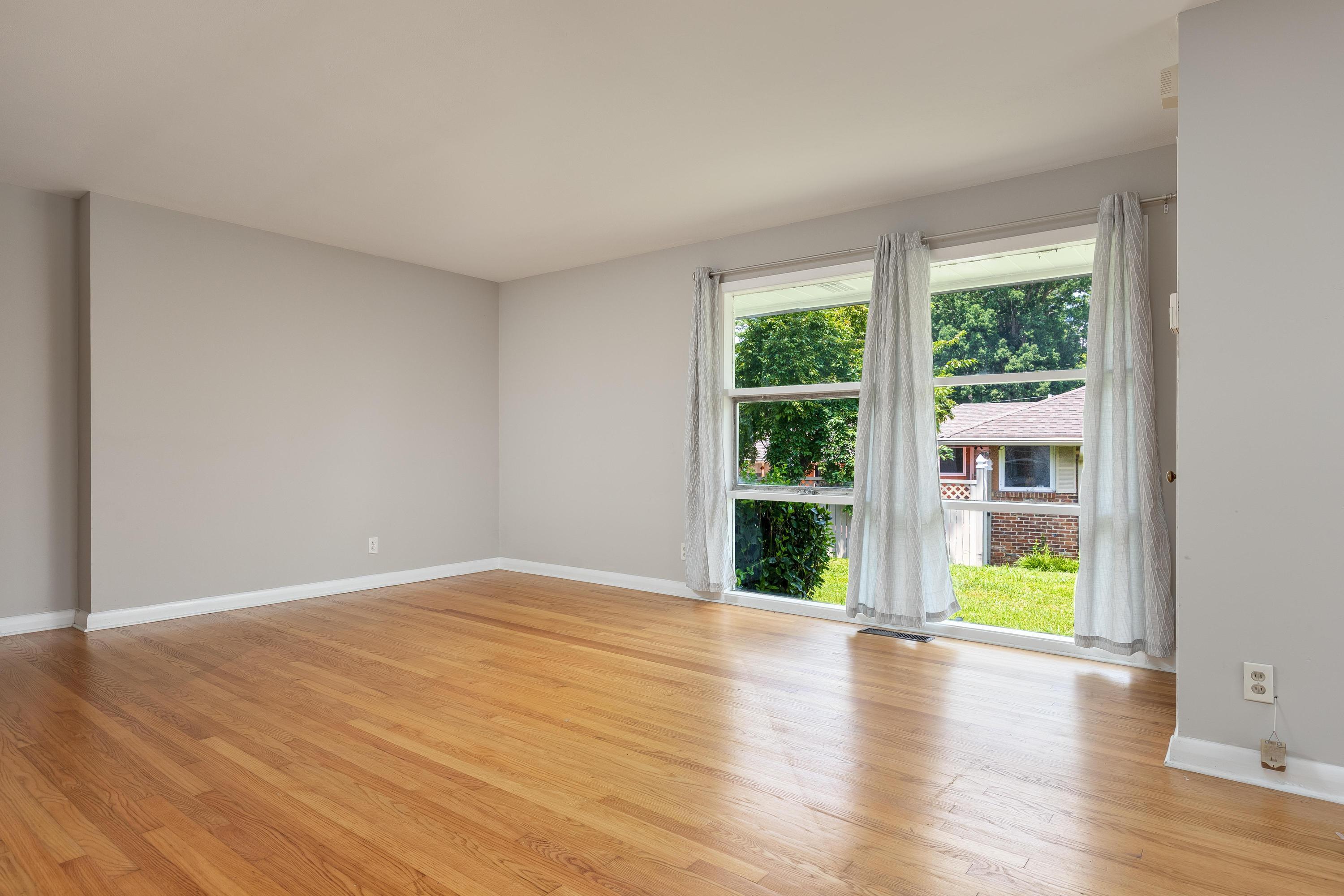 4412 Live Oak Lane