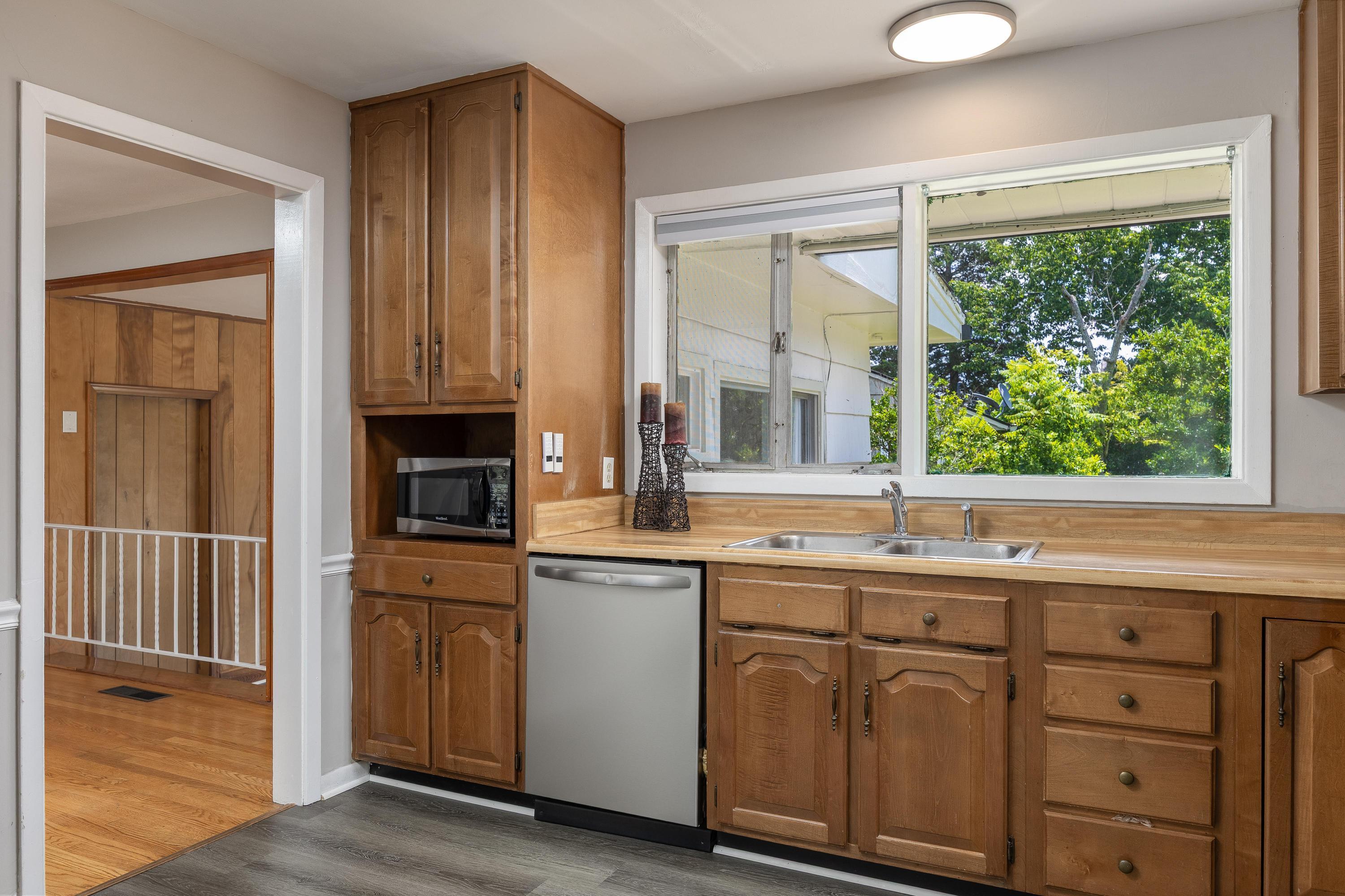 4412 Live Oak Lane