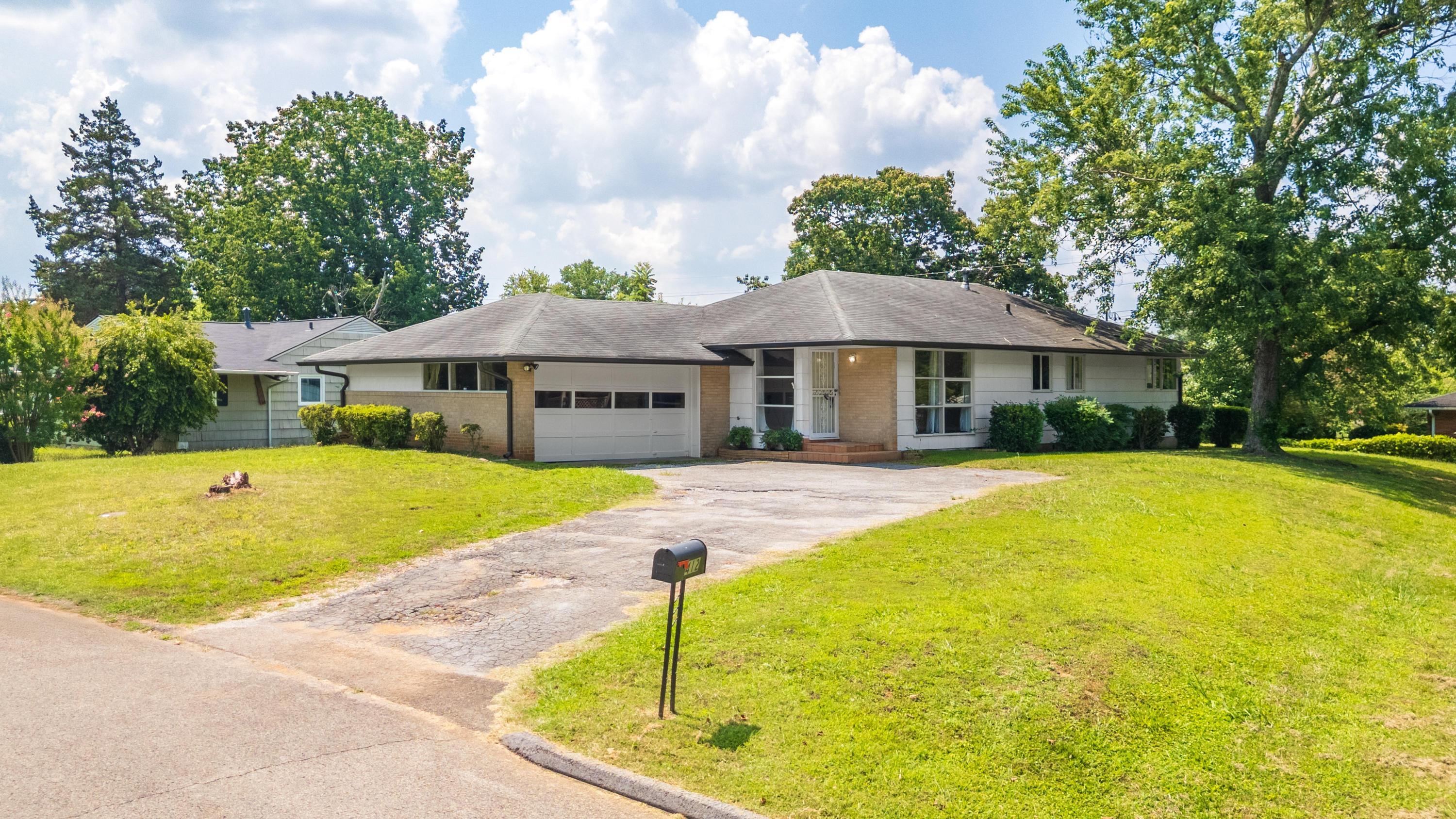 4412 Live Oak Lane