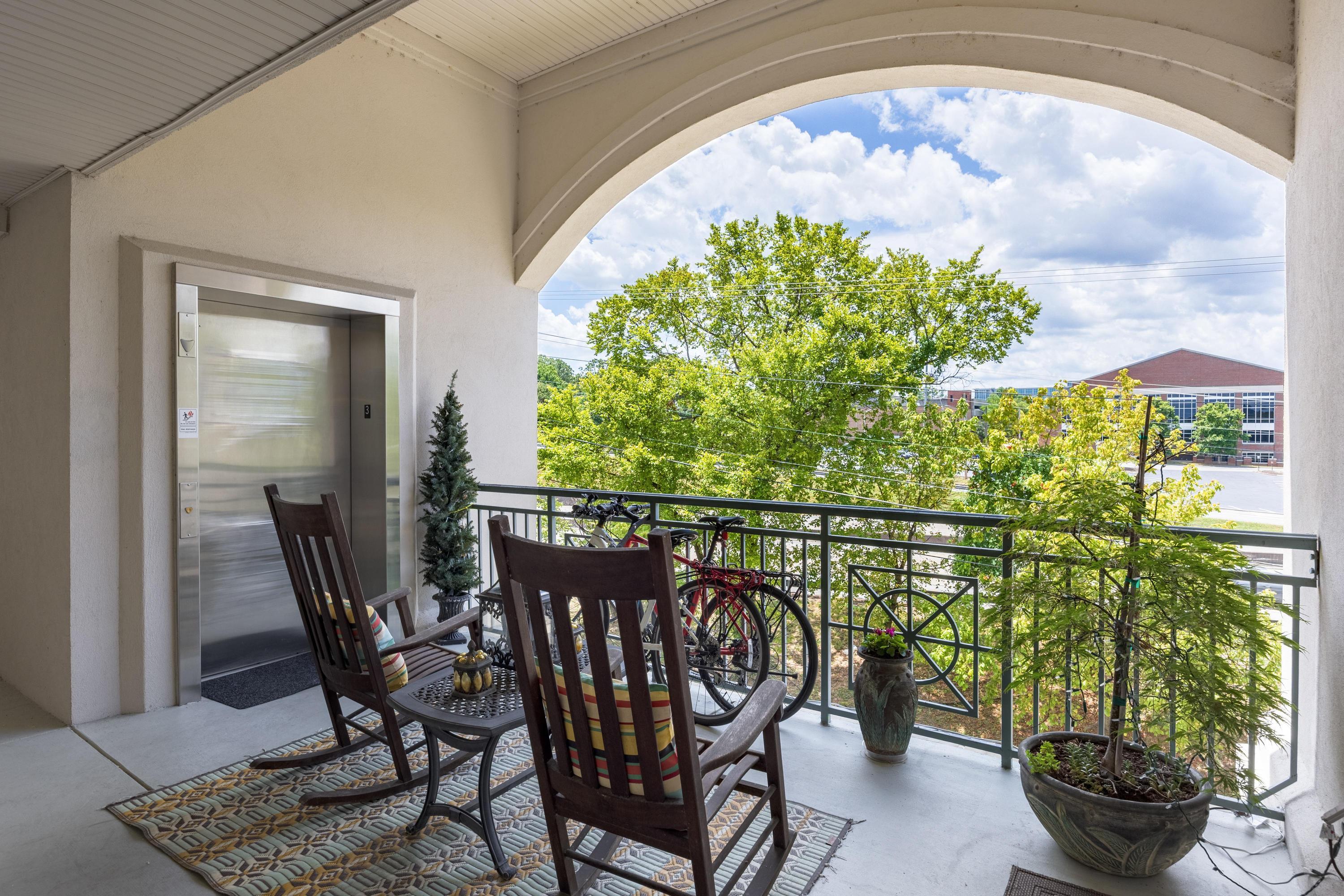 737 Battery Place, 301