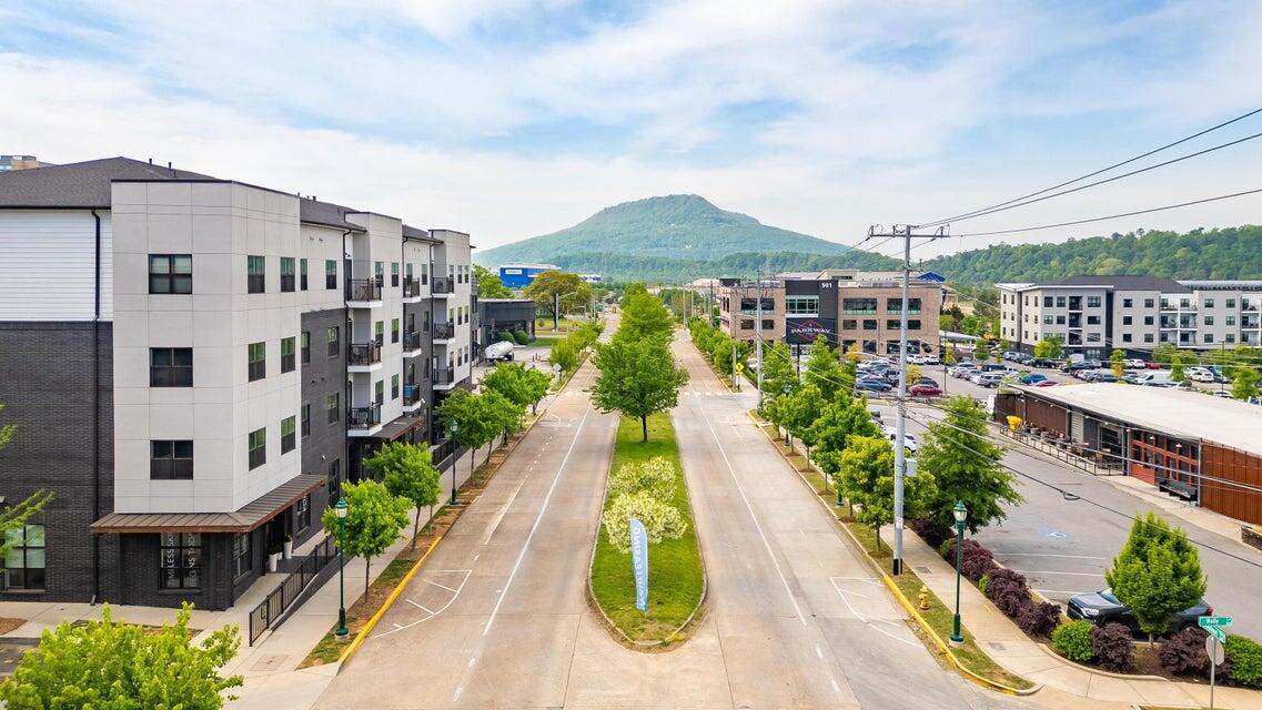 782 Riverfront Parkway, 402