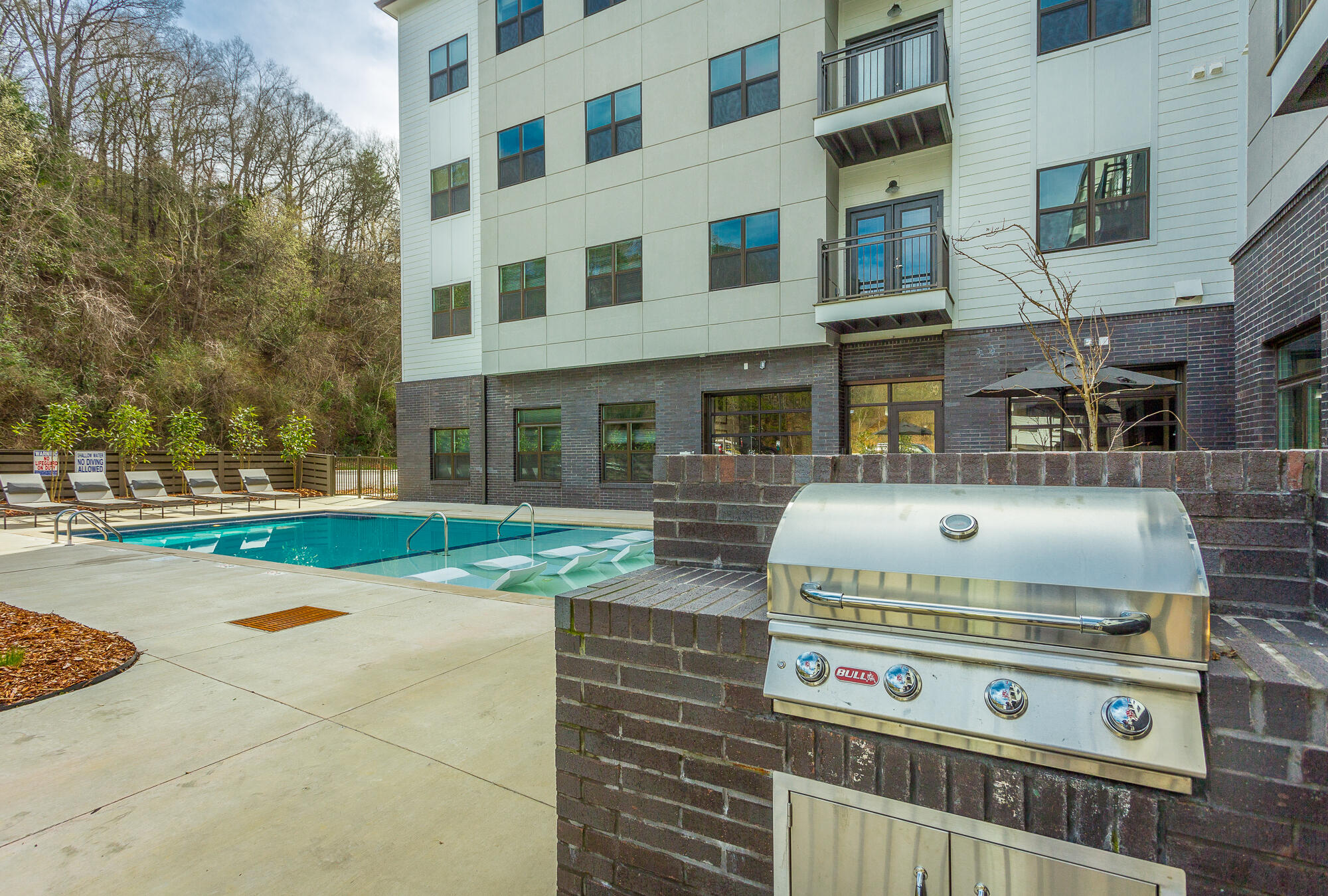 782 Riverfront Parkway, 402