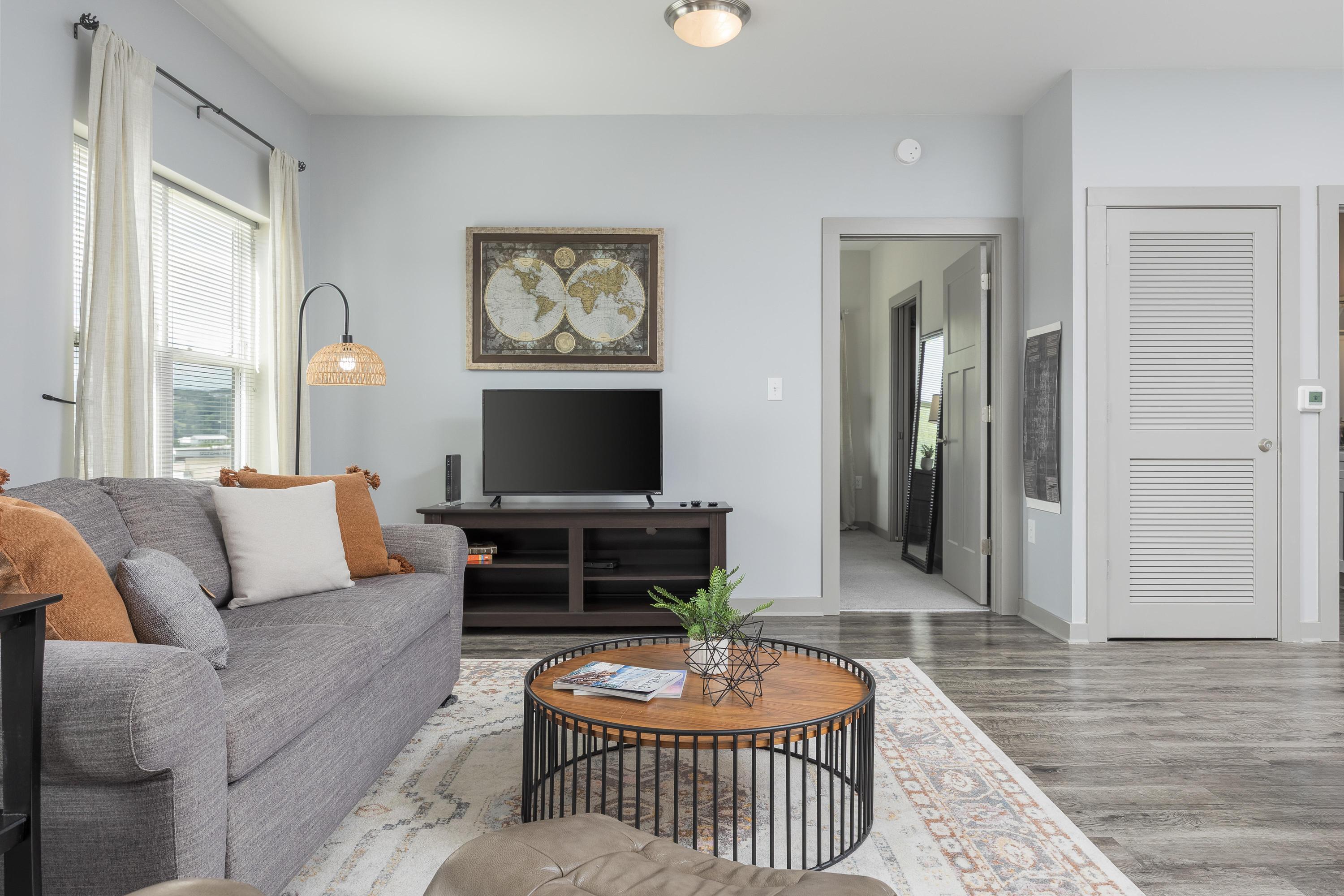 782 Riverfront Parkway, 402