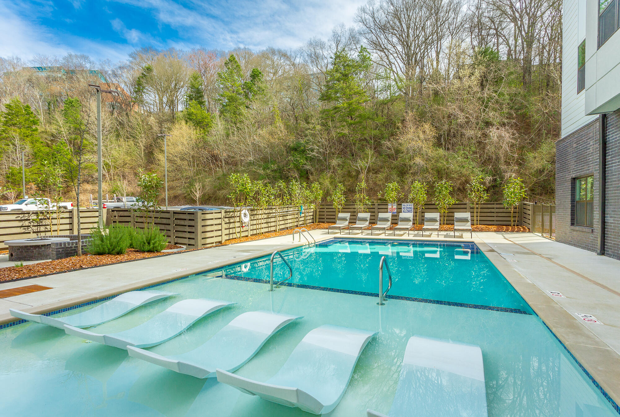 782 Riverfront Parkway, 402