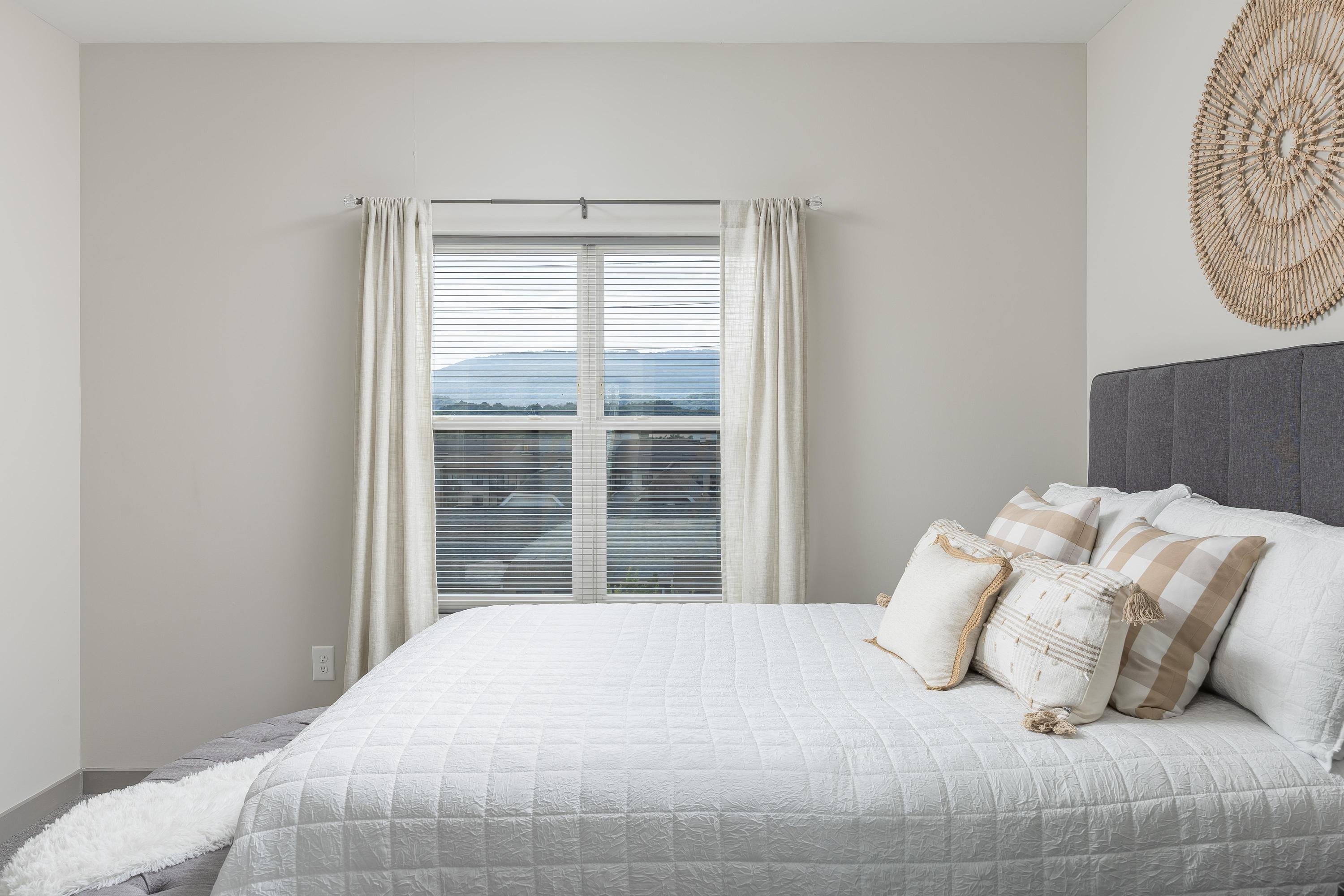 782 Riverfront Parkway, 402