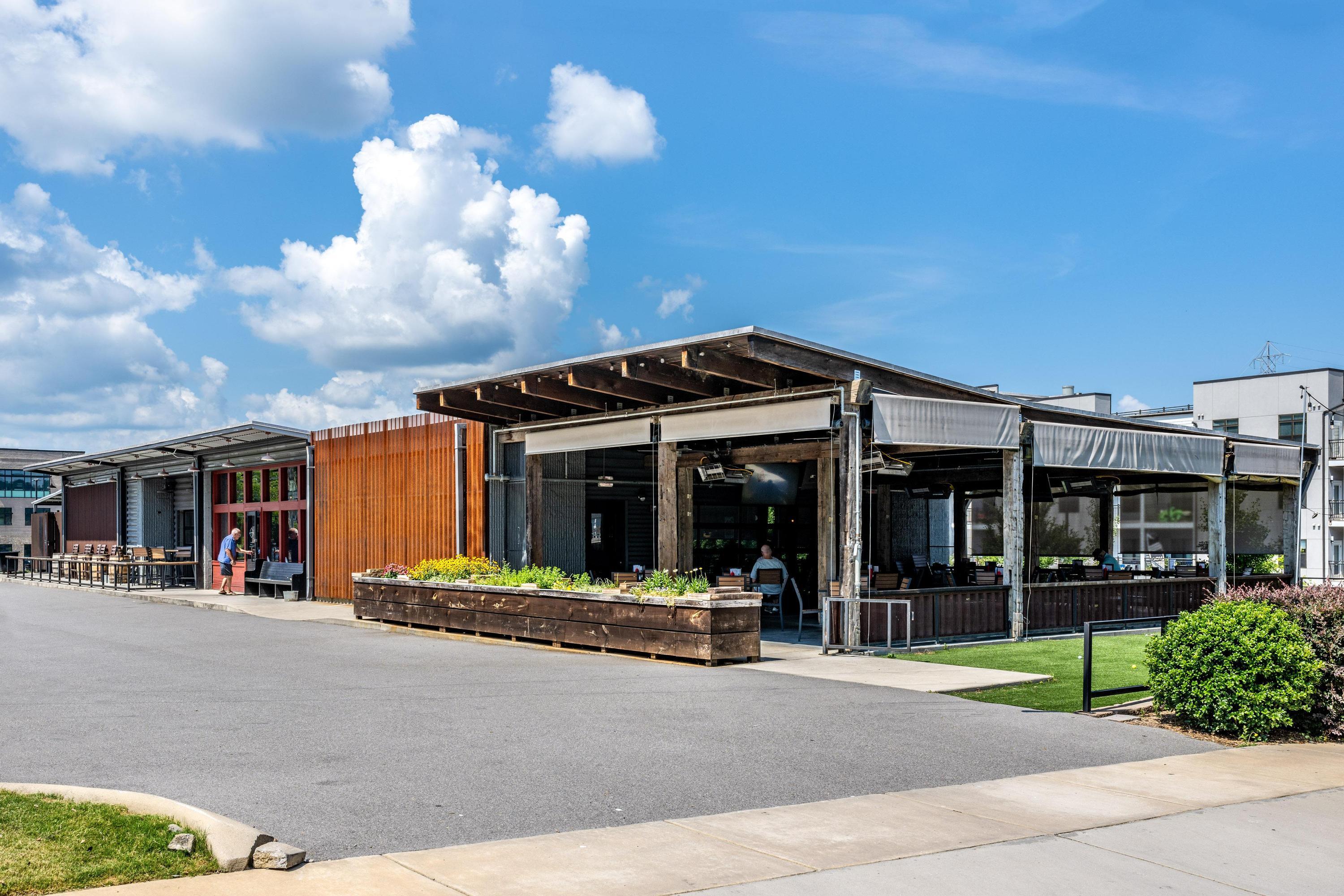 782 Riverfront Parkway, 402