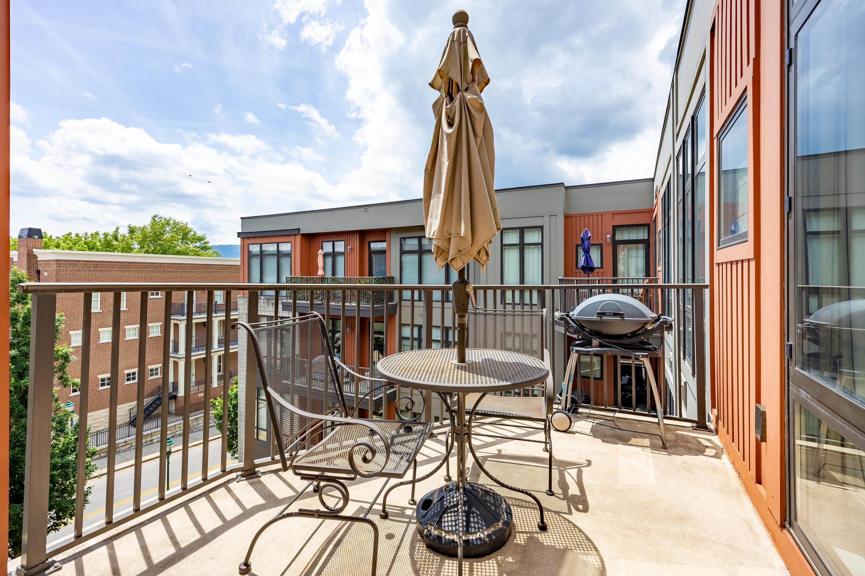 129 Walnut Street, 319