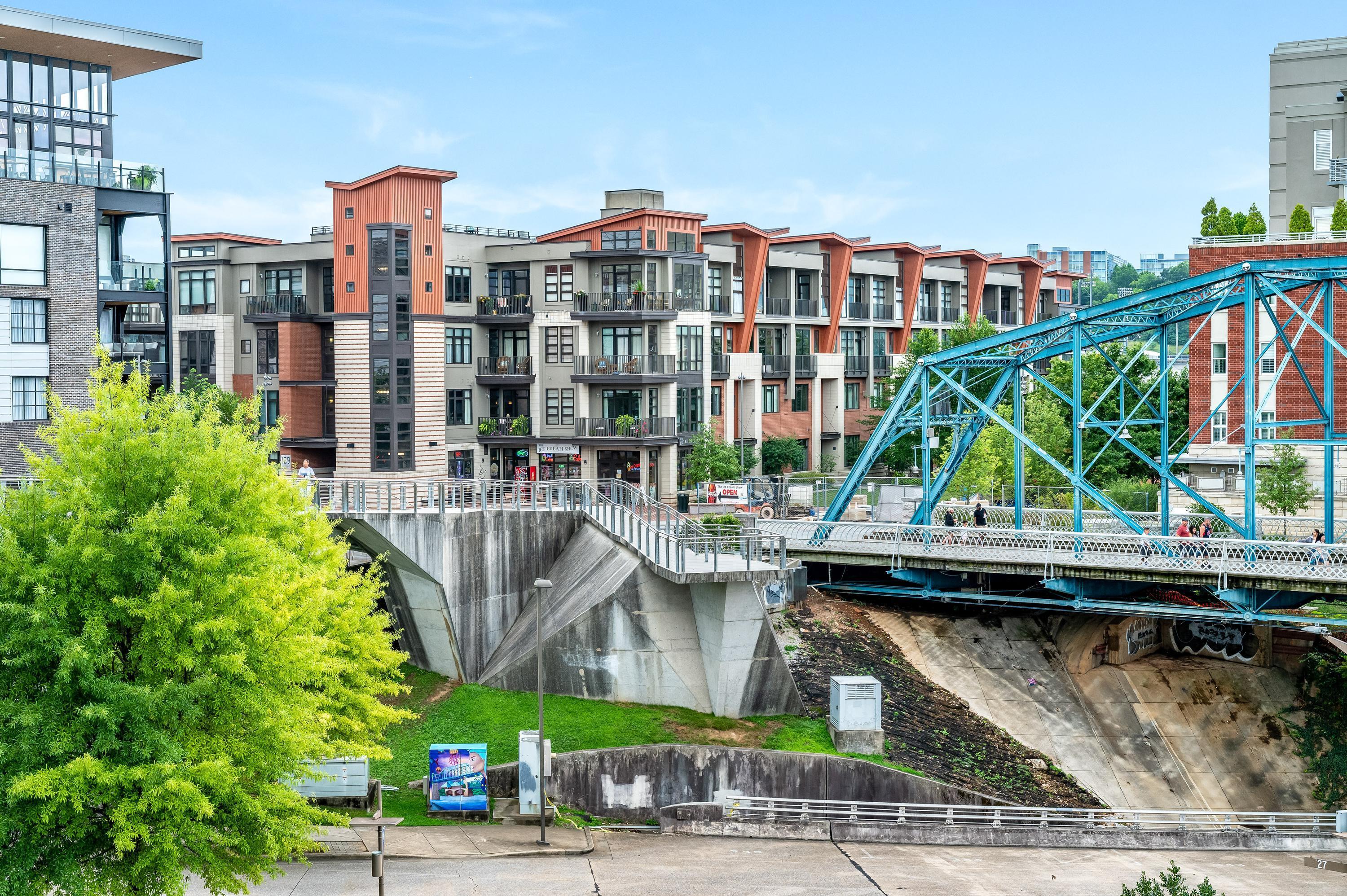 129 Walnut Street, 319