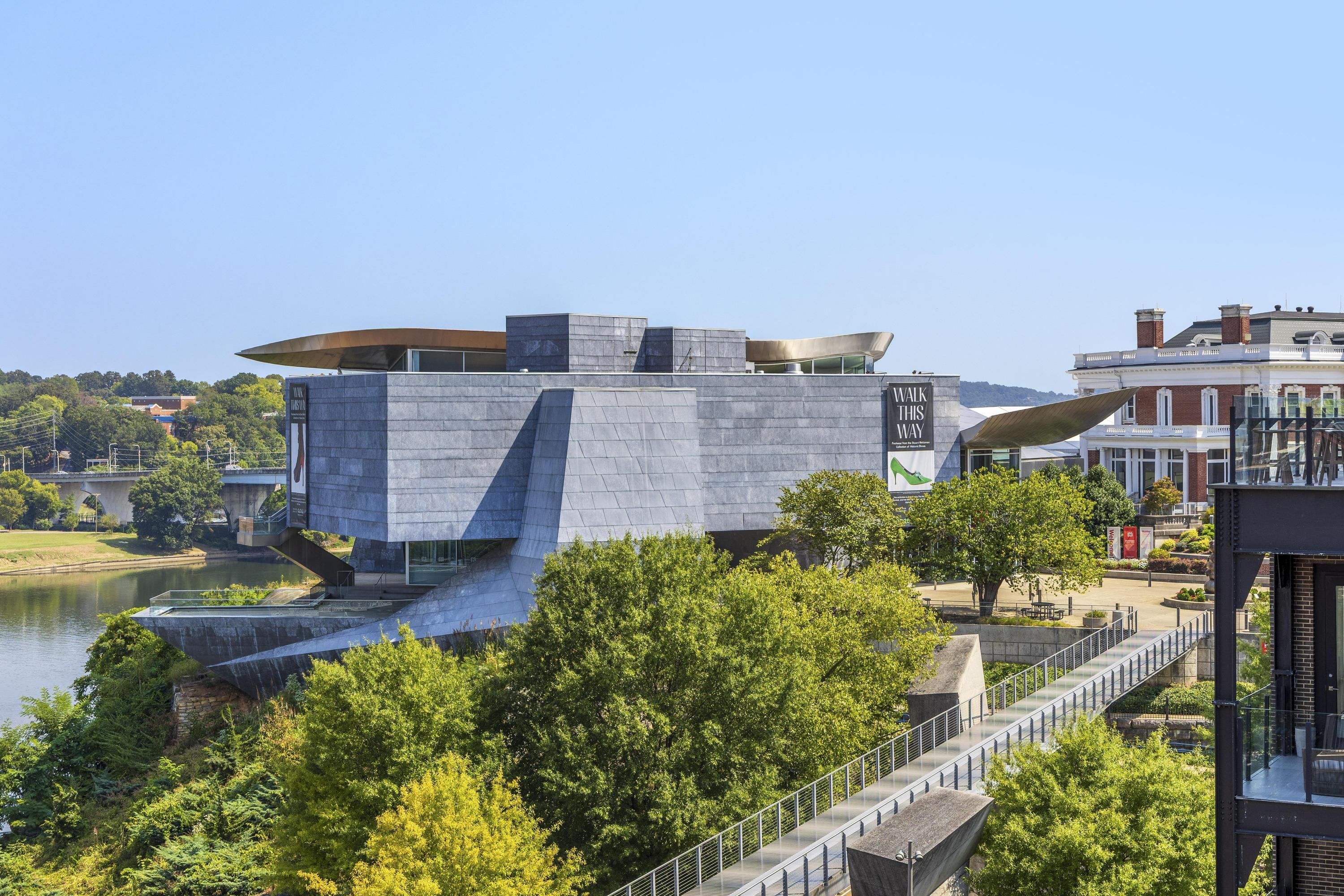 129 Walnut Street, 319