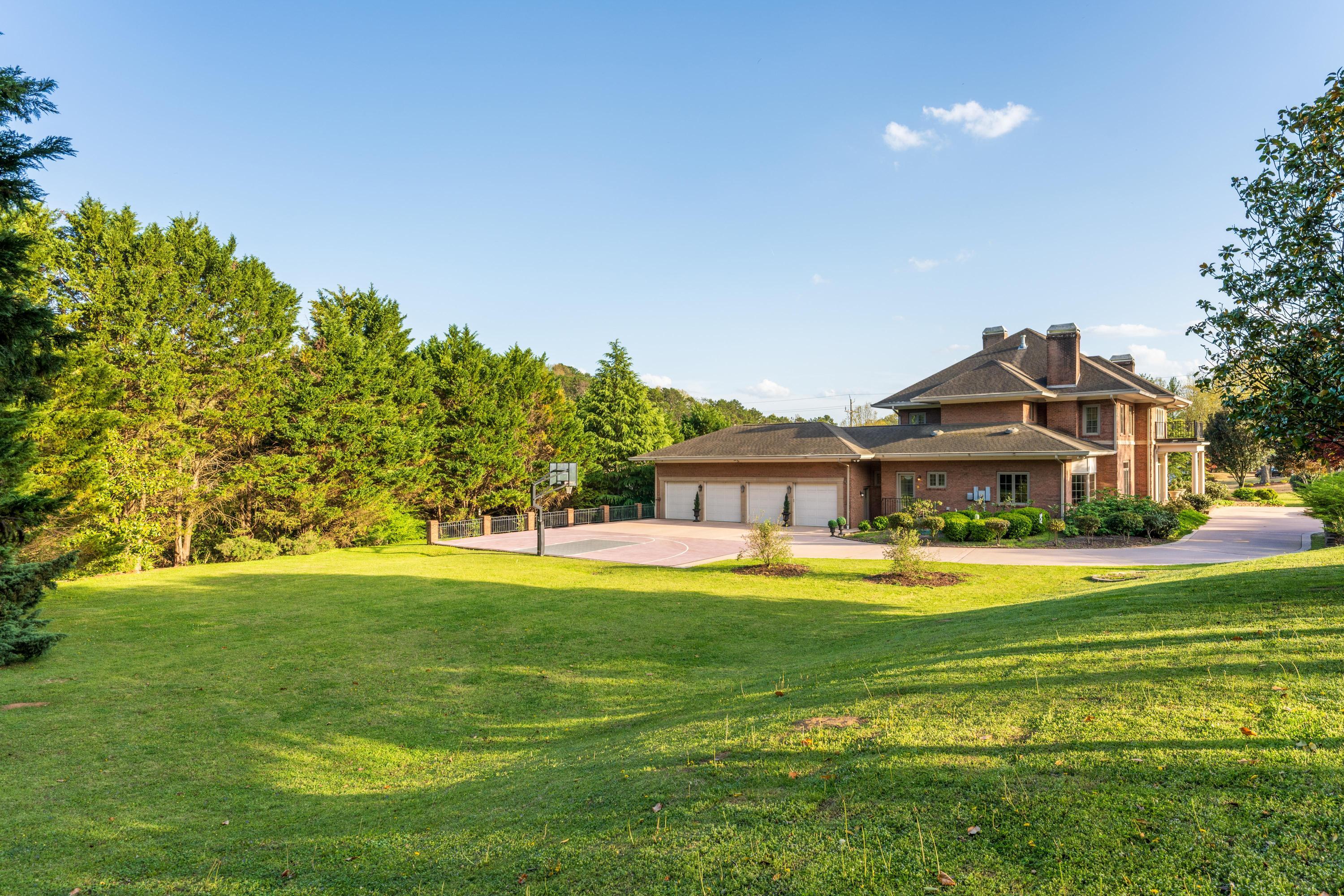 5636 Mountain Breeze Drive