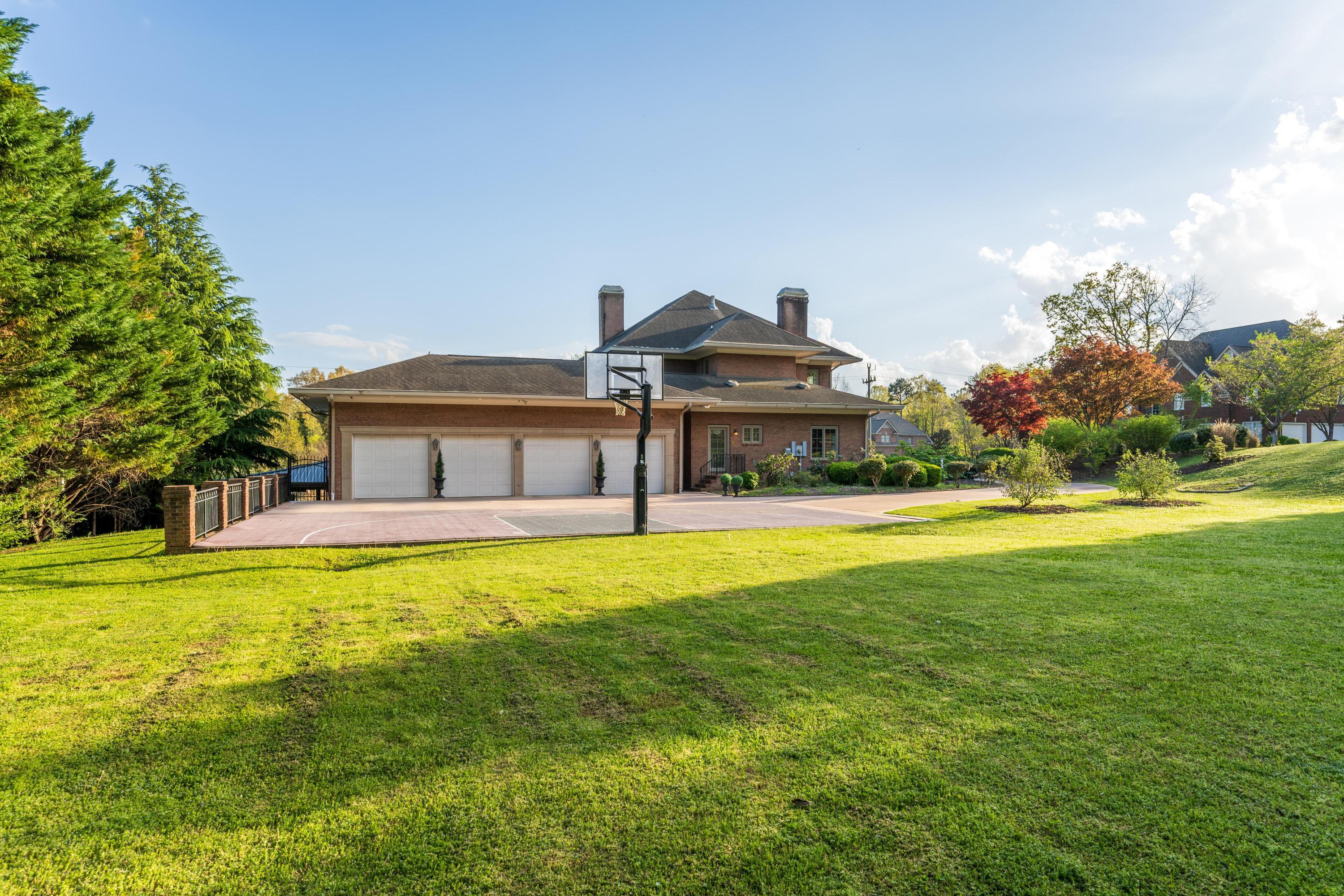 5636 Mountain Breeze Drive