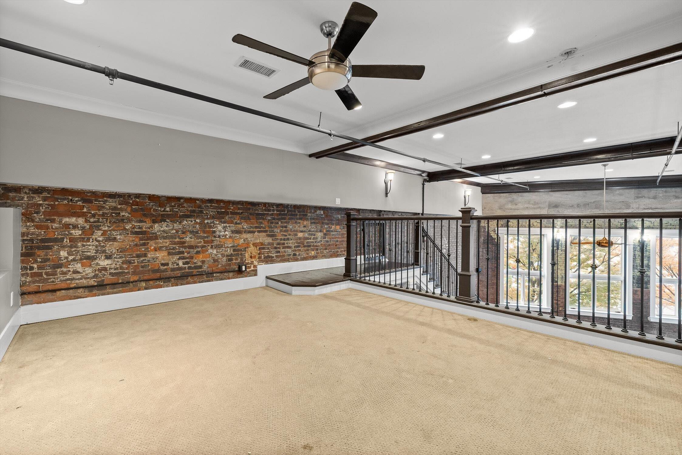 1467 Market Street, 204