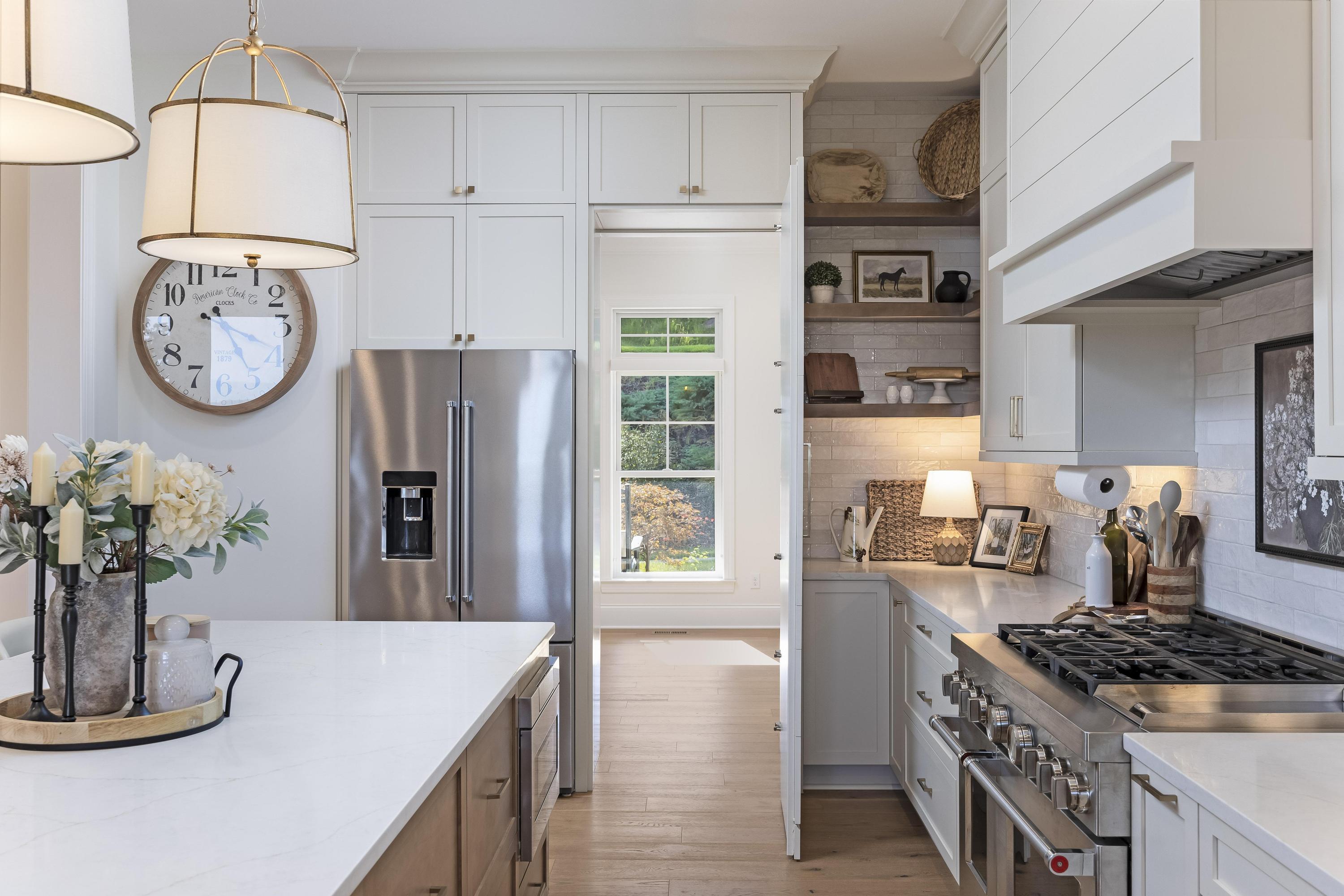 2214 Horizons View Drive