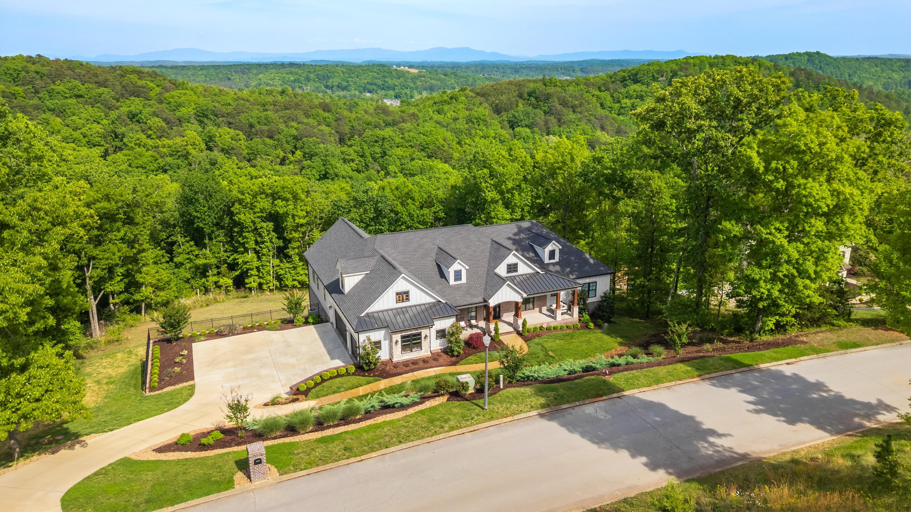 2214 Horizons View Drive