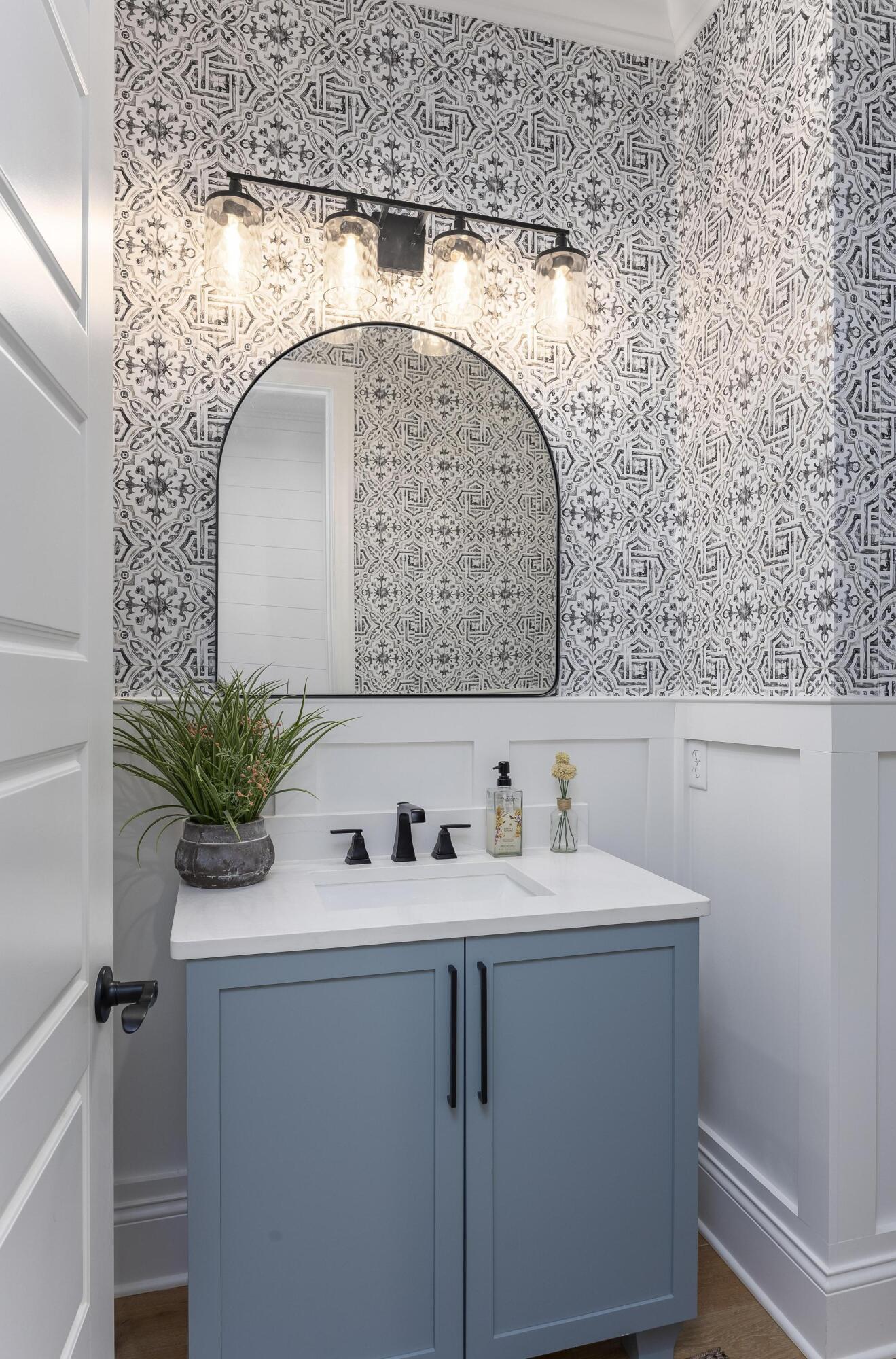 2214 Horizons View Drive