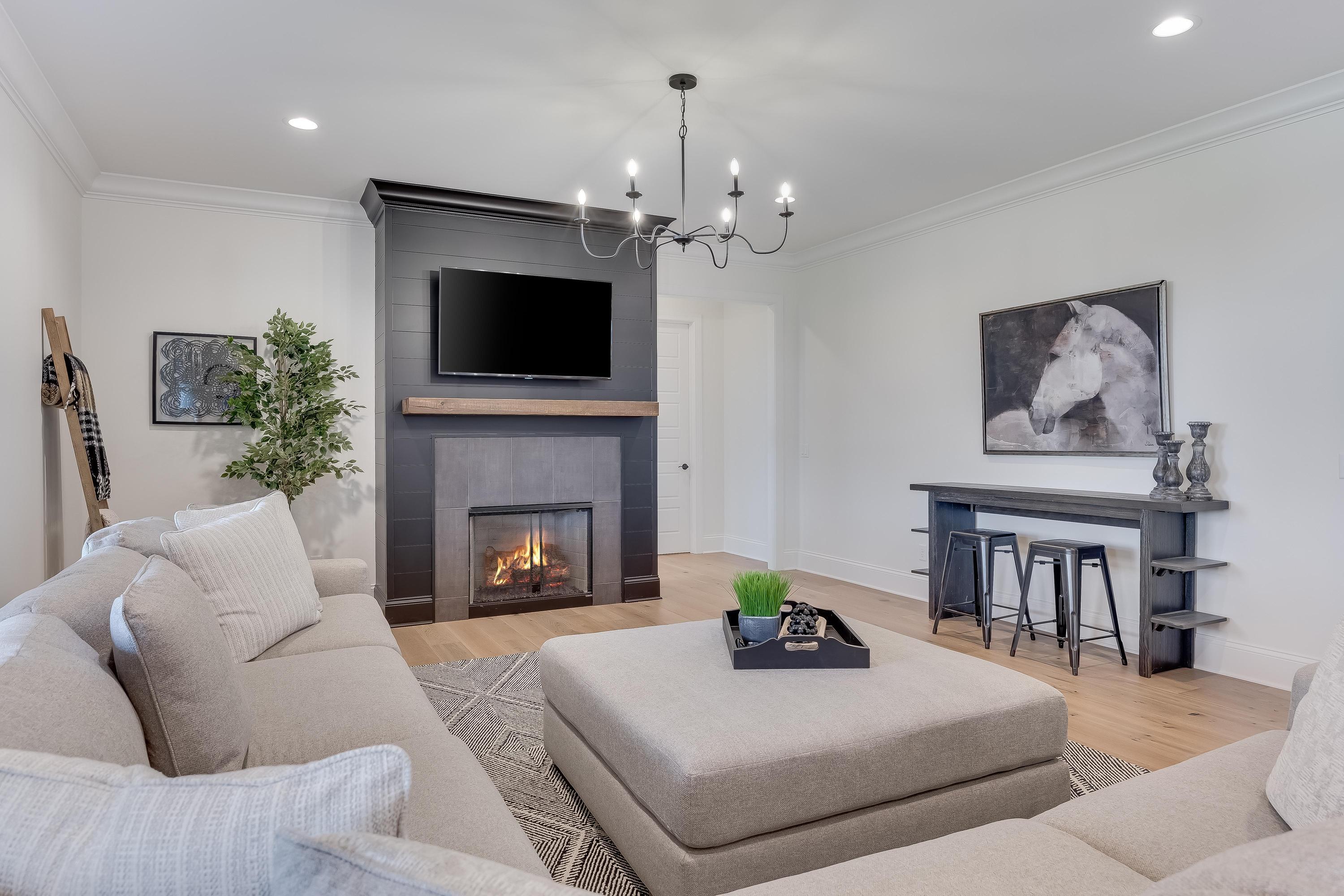 2214 Horizons View Drive