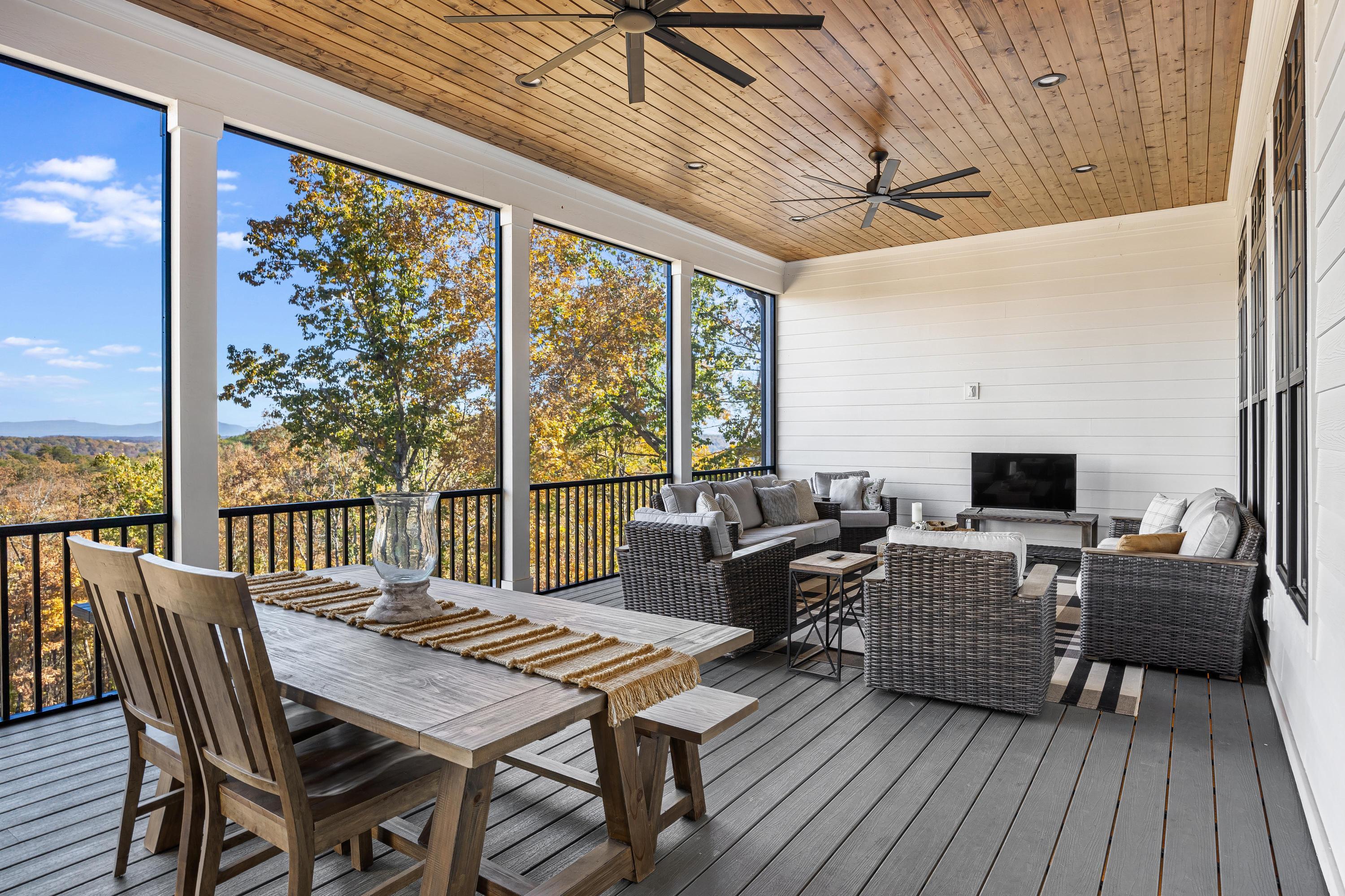 2214 Horizons View Drive