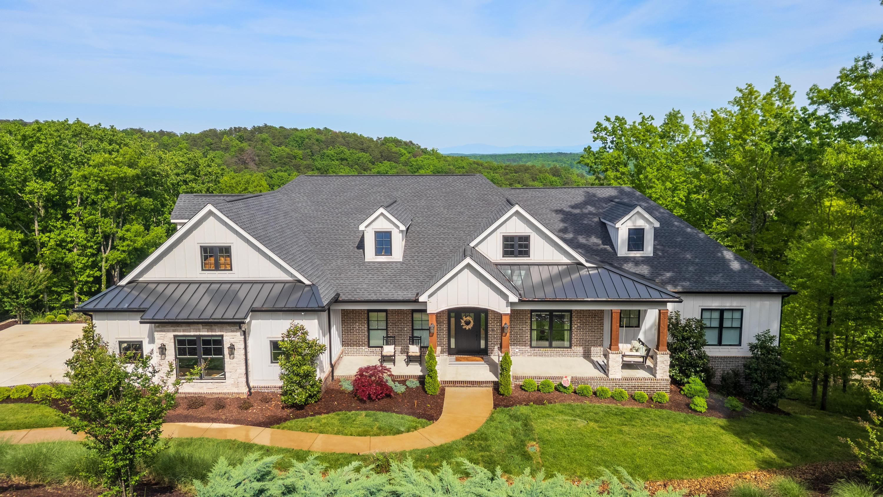 2214 Horizons View Drive