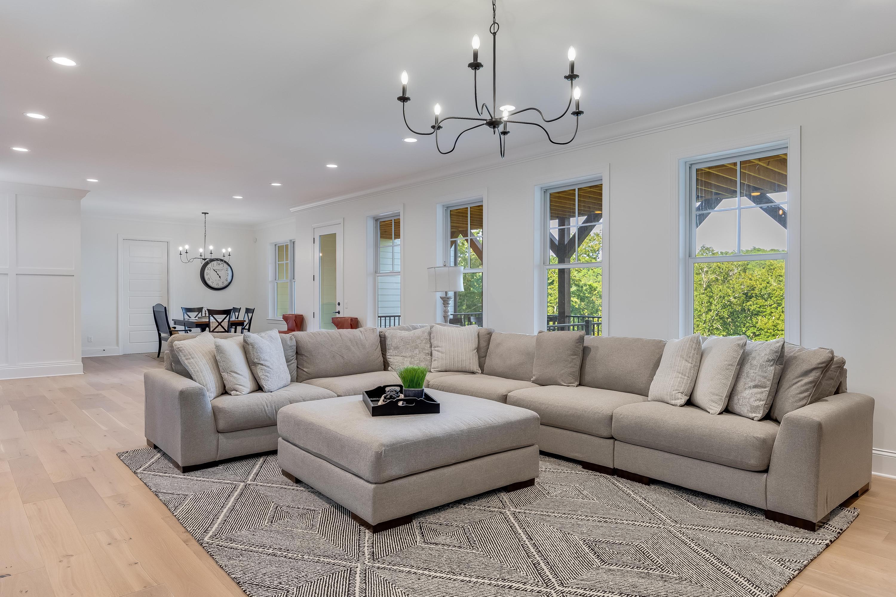 2214 Horizons View Drive