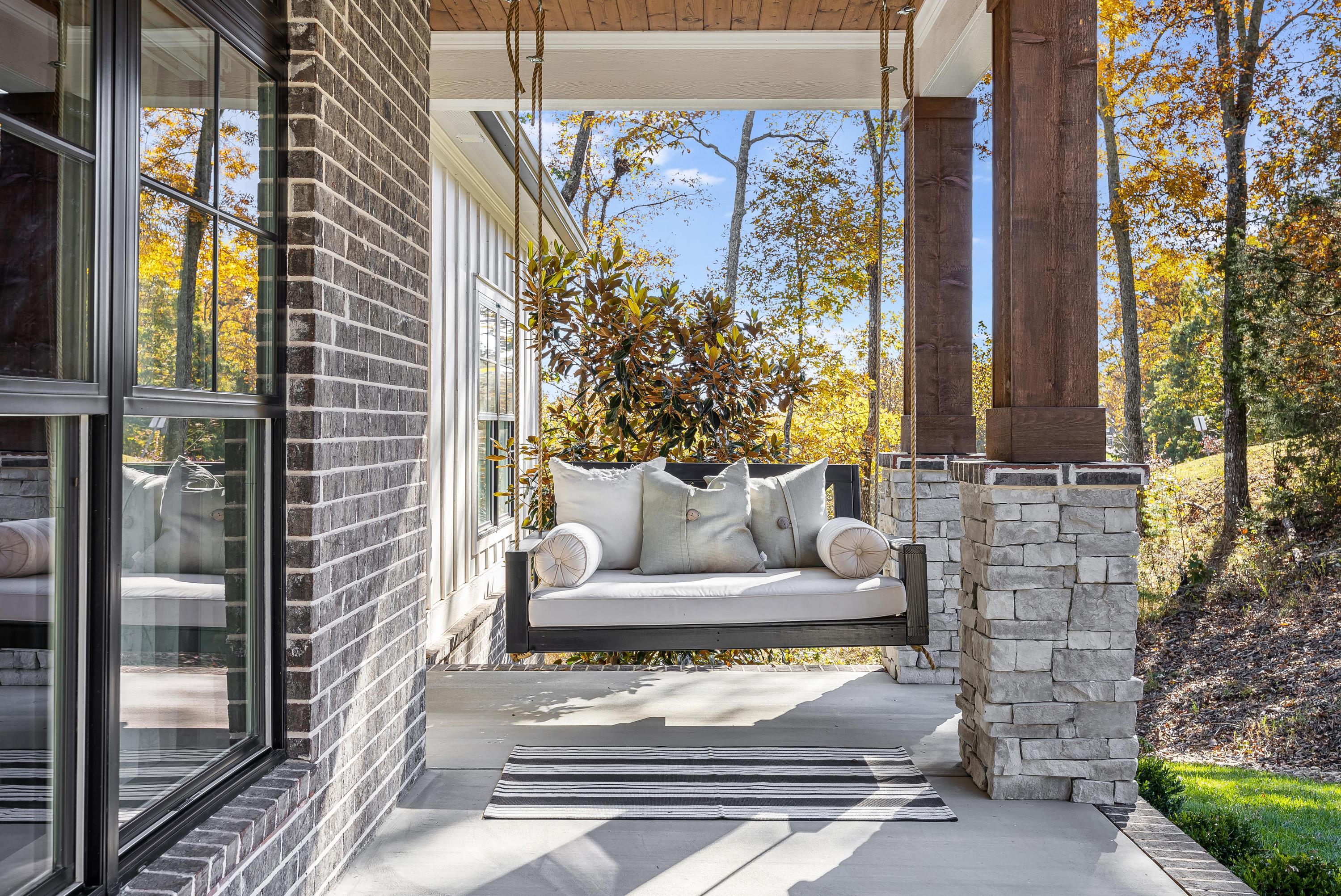 2214 Horizons View Drive