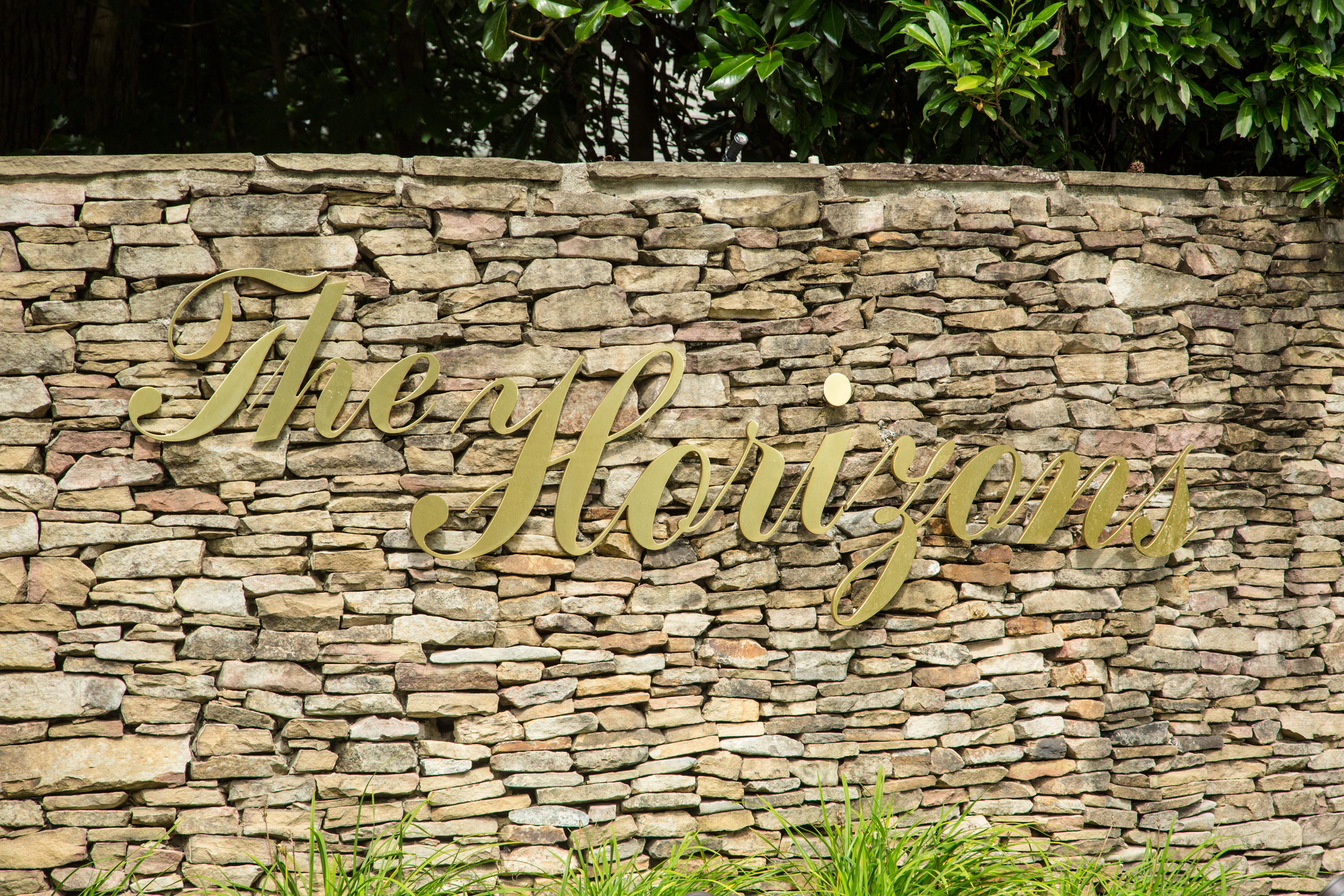 2214 Horizons View Drive