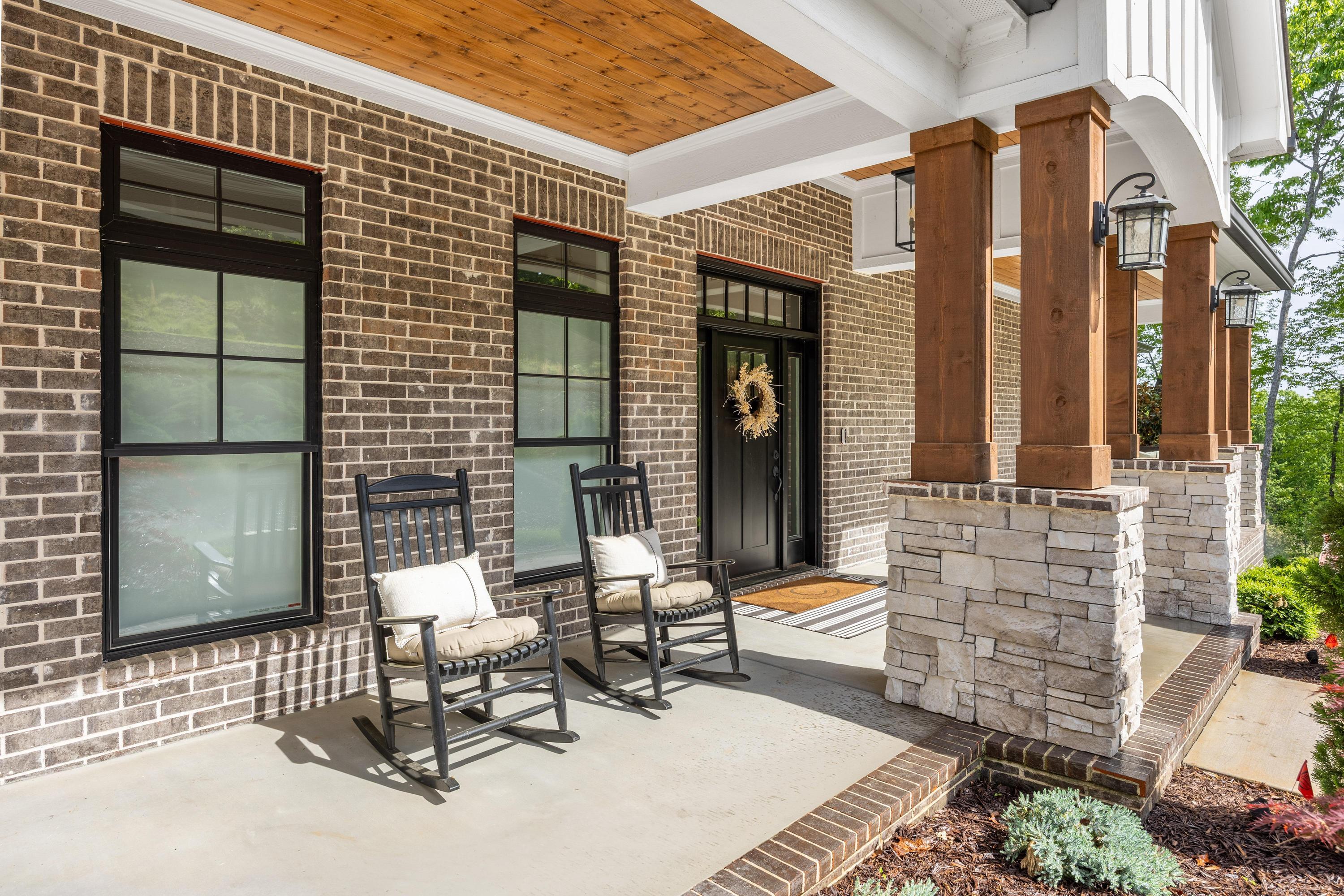 2214 Horizons View Drive