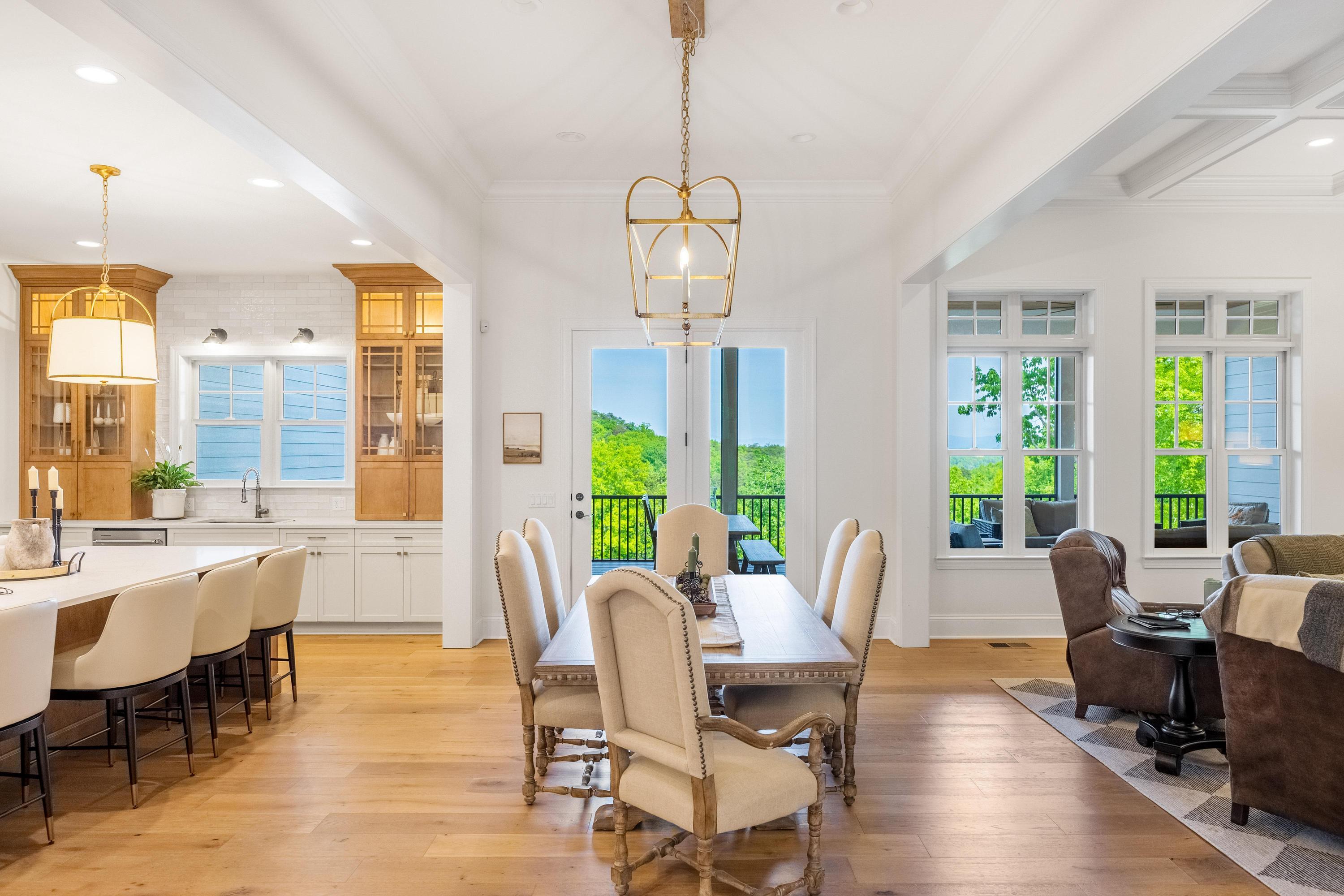 2214 Horizons View Drive