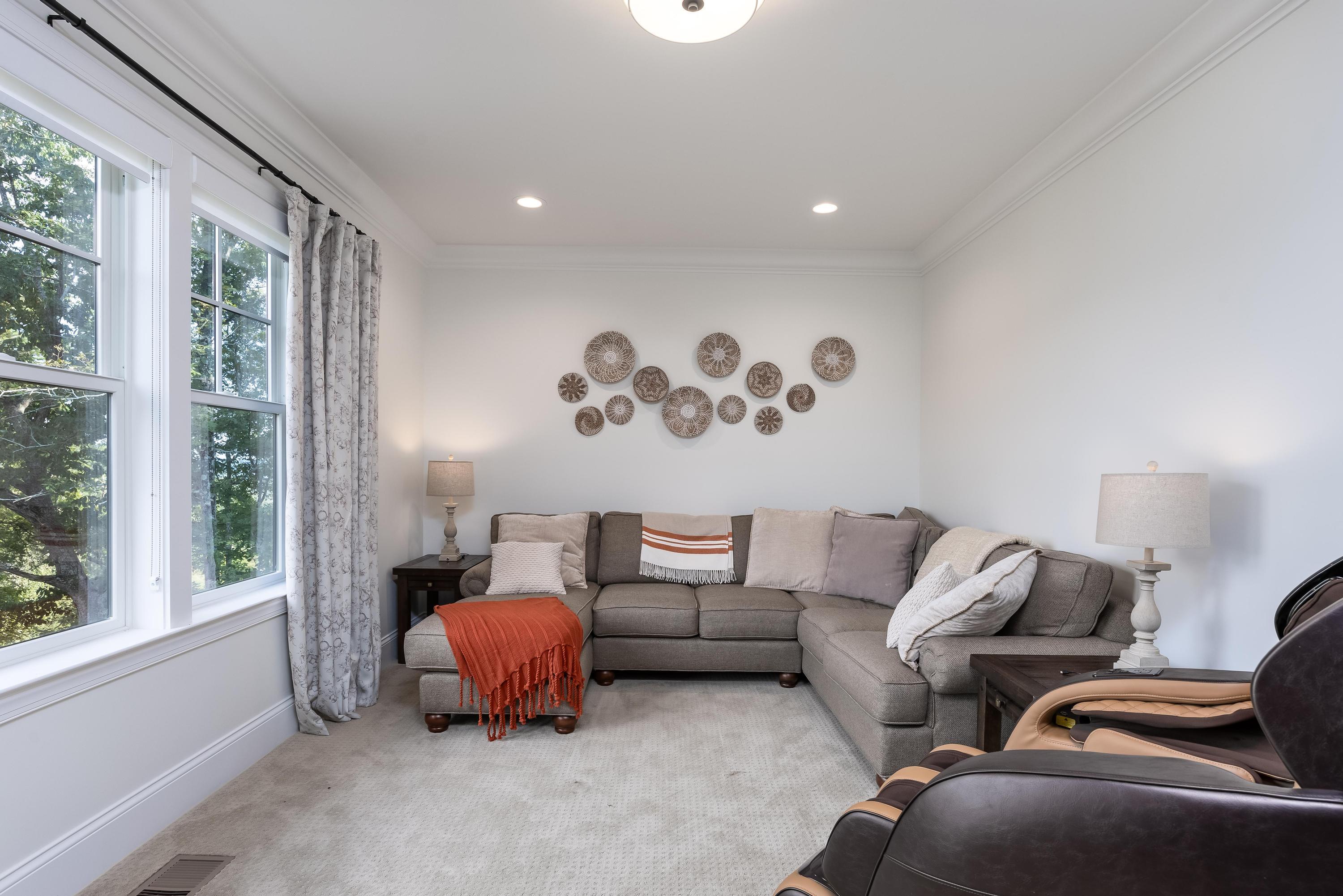 2214 Horizons View Drive