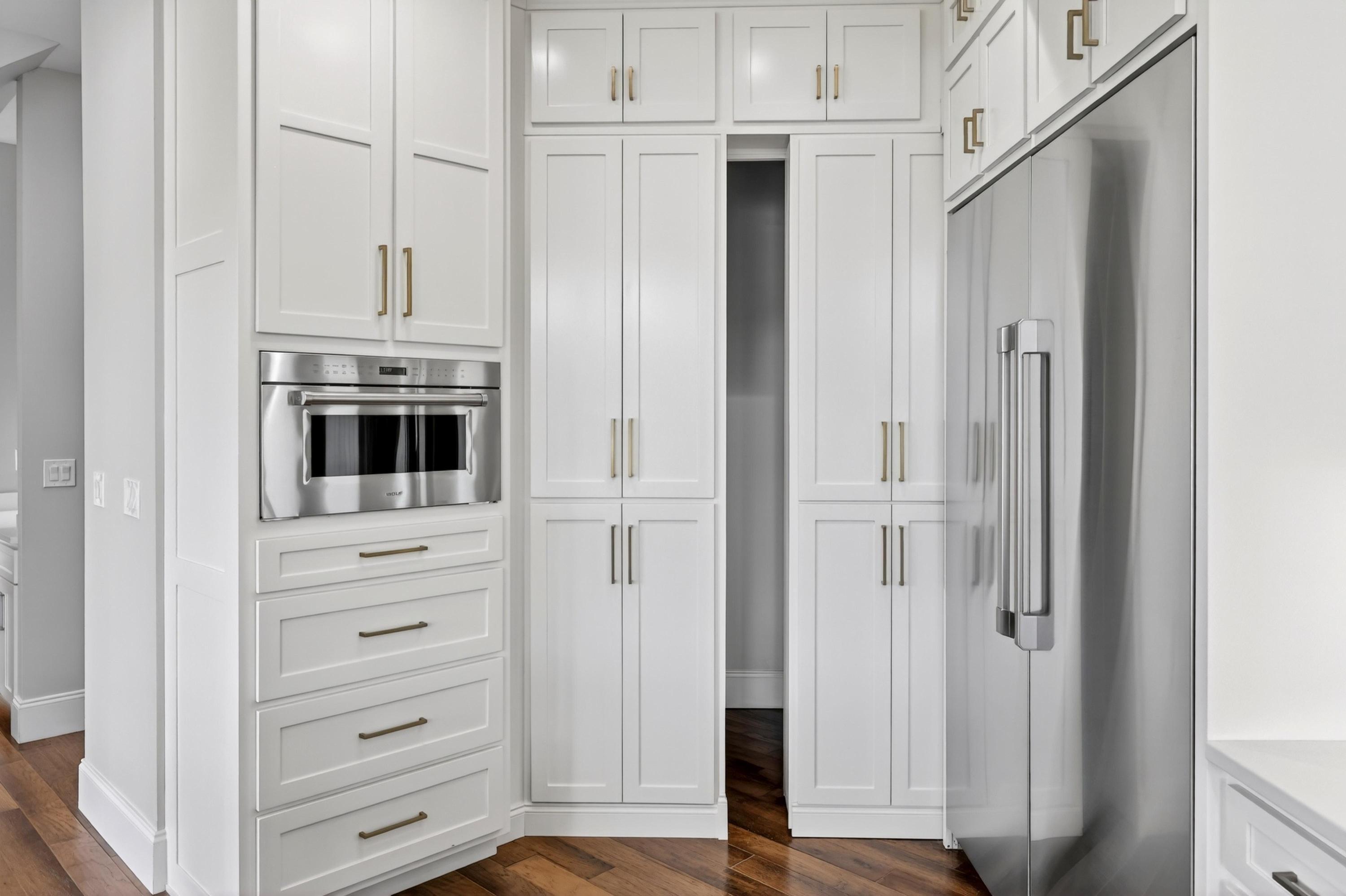340 Edgewater Way