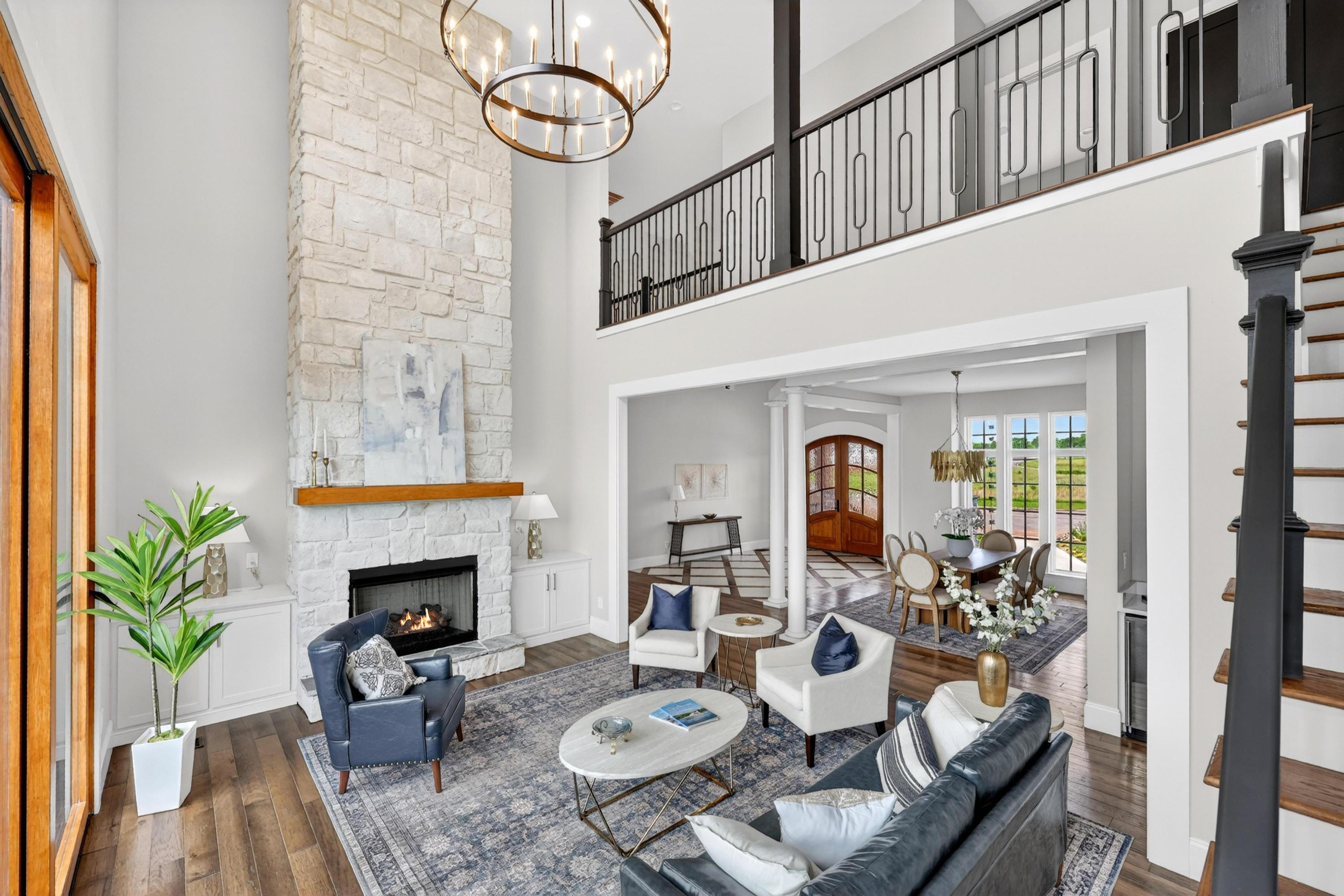 340 Edgewater Way