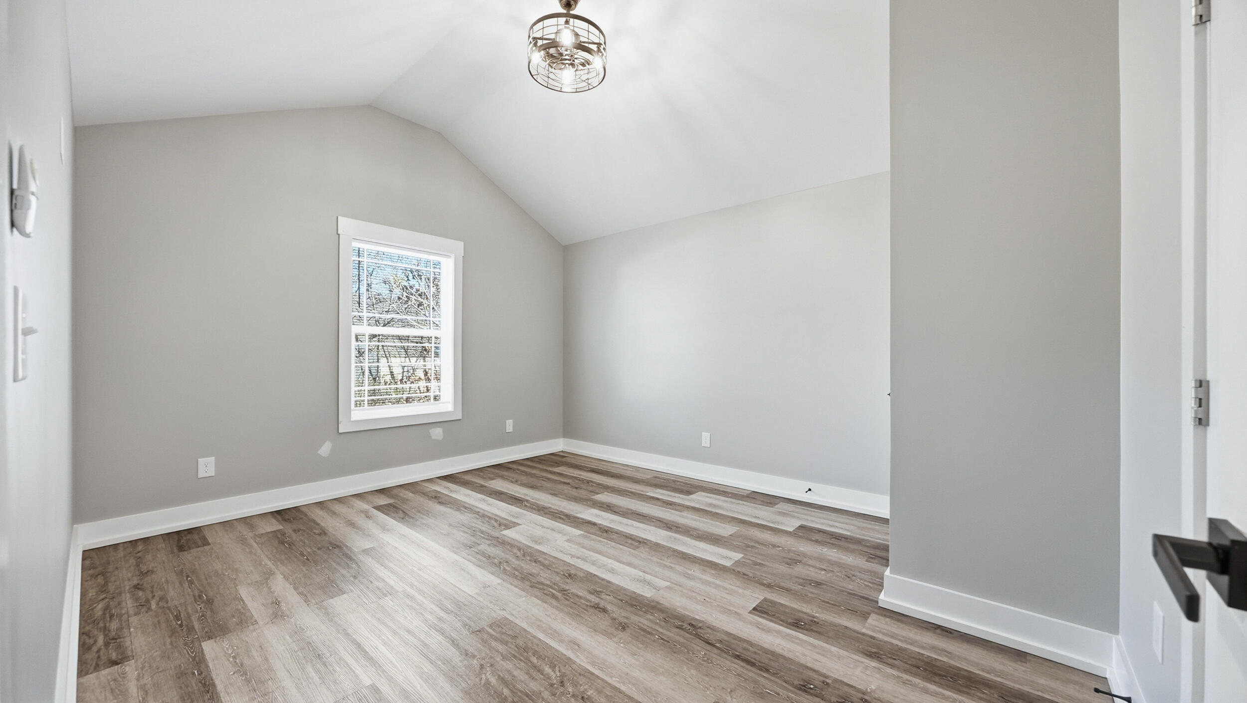 828 Henderson Avenue