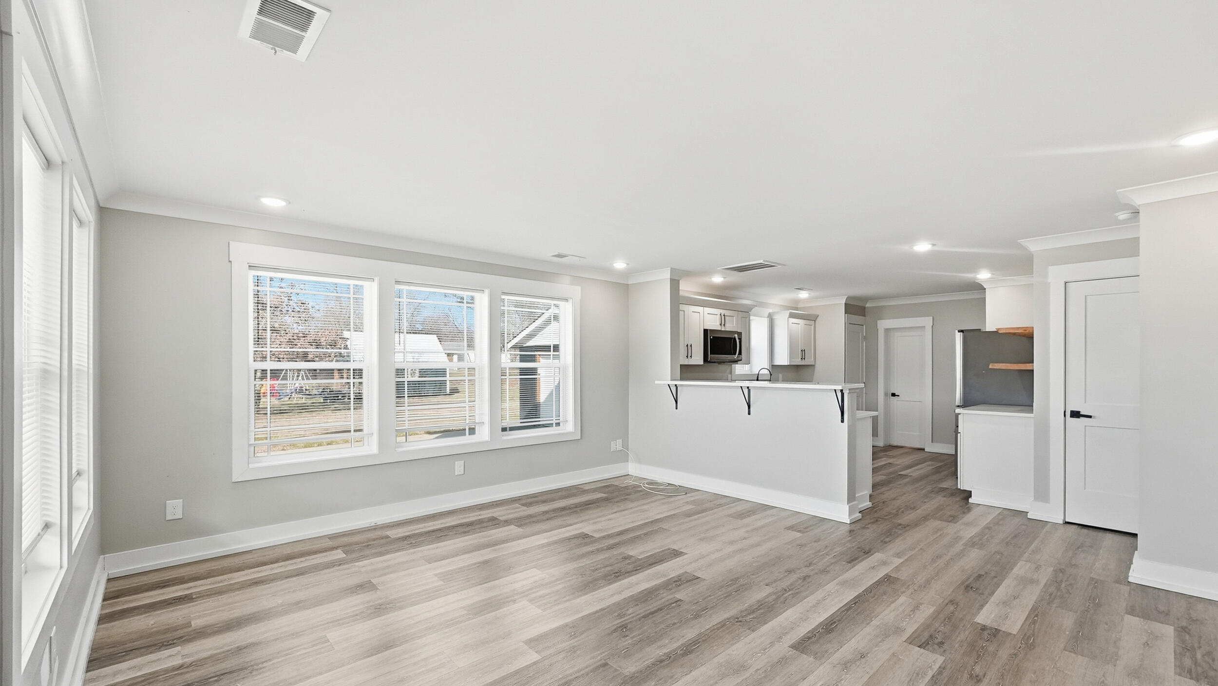 828 Henderson Avenue