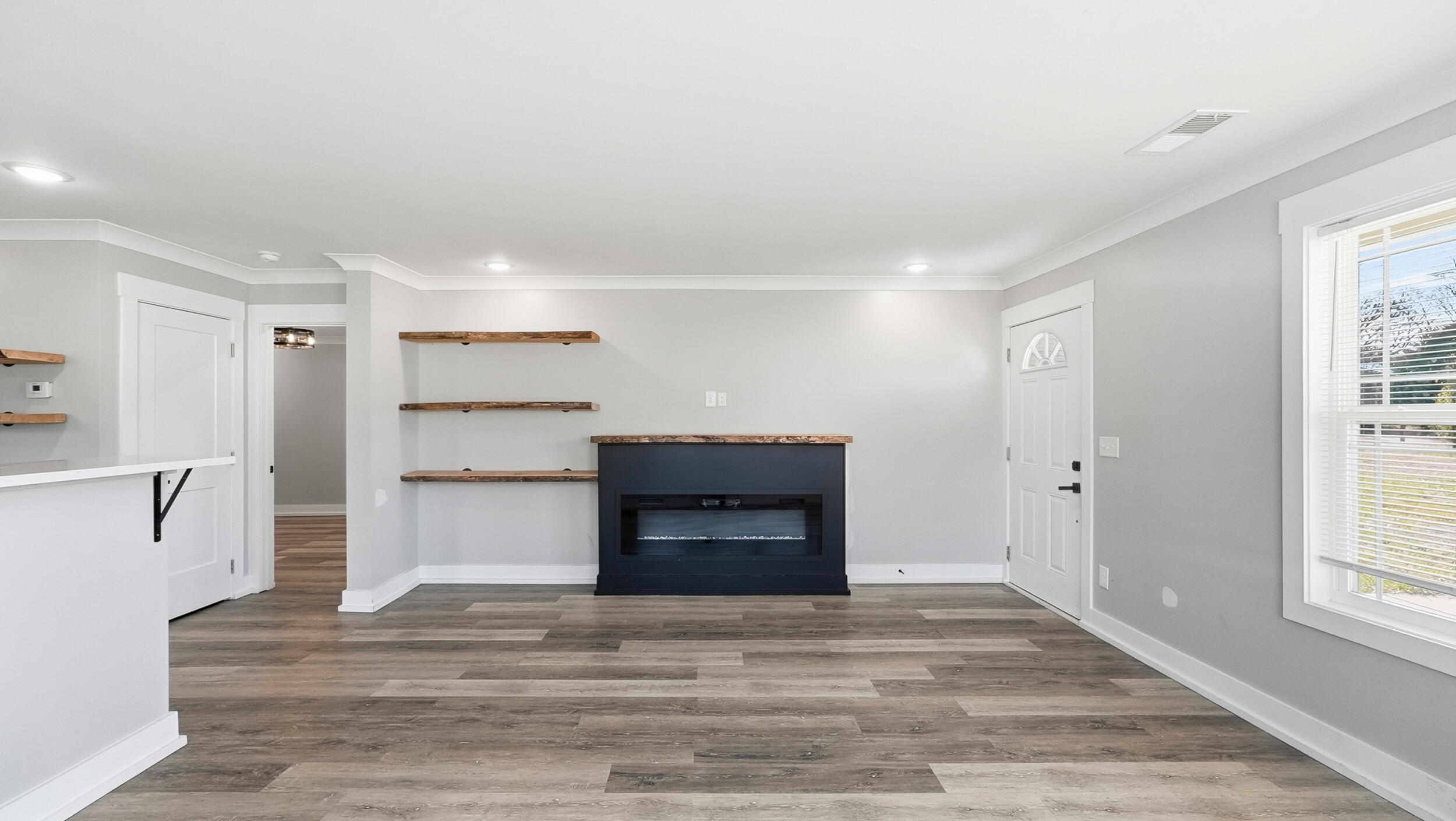 828 Henderson Avenue