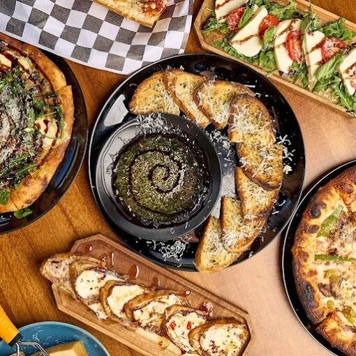 828 Henderson Avenue