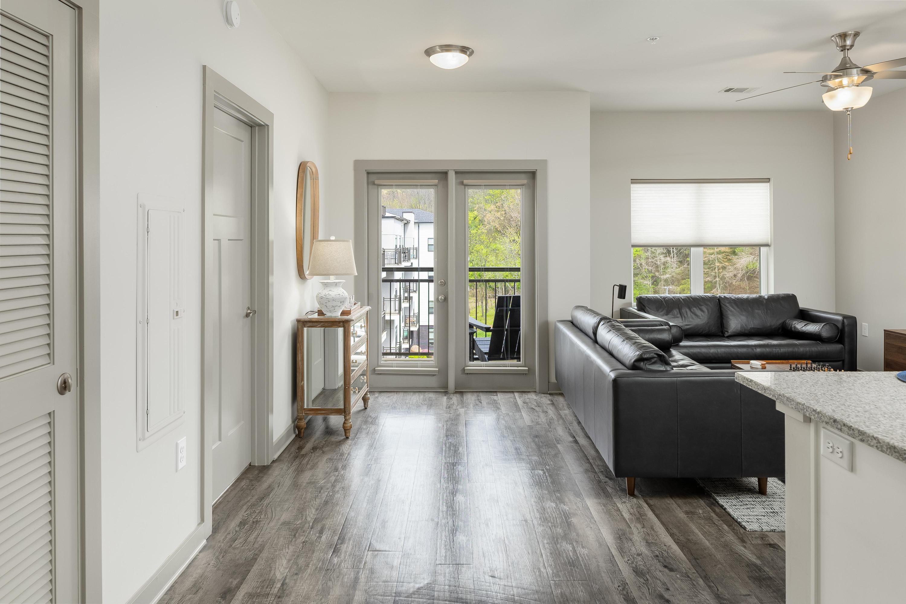 782 Riverfront Parkway, 419