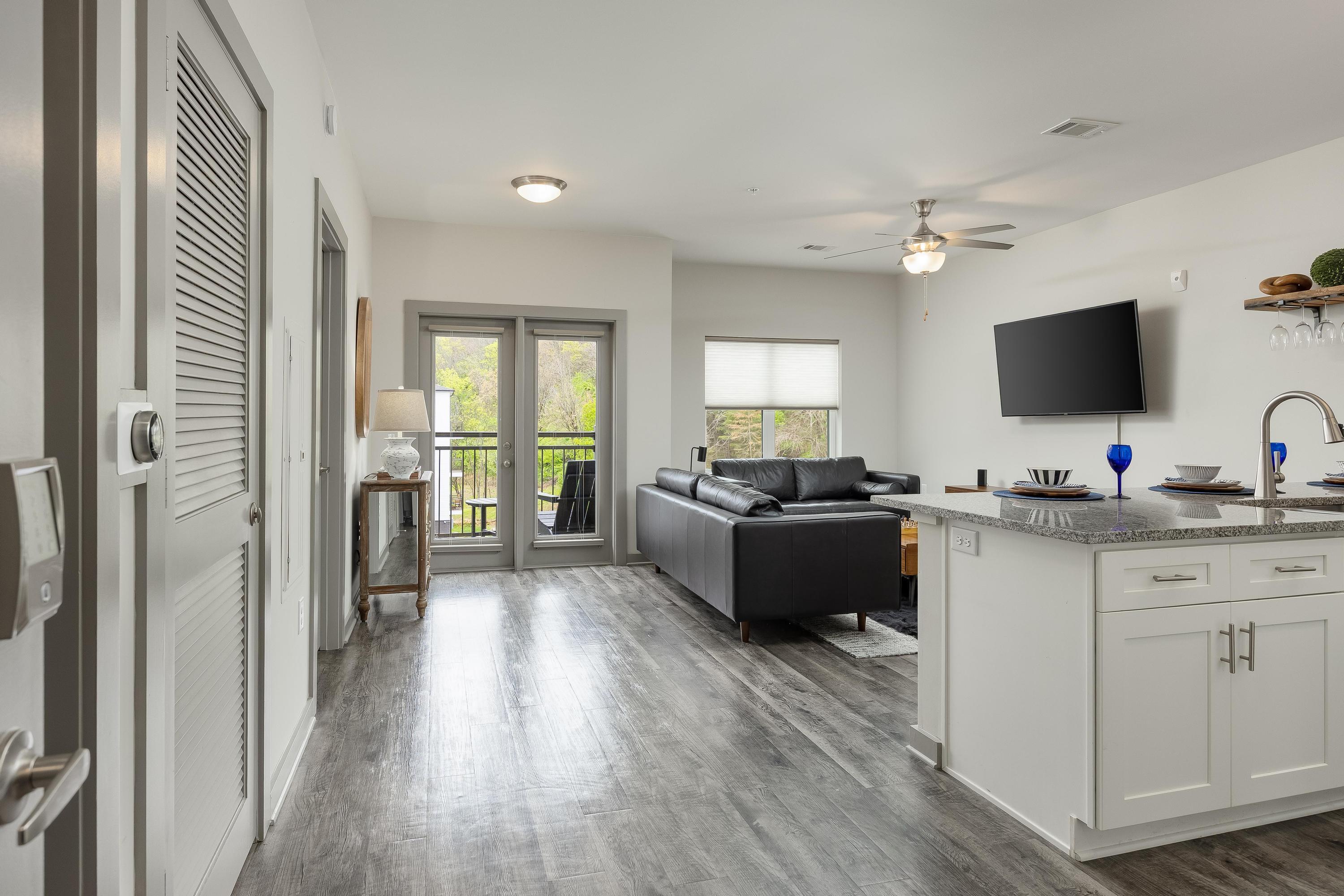 782 Riverfront Parkway, 419