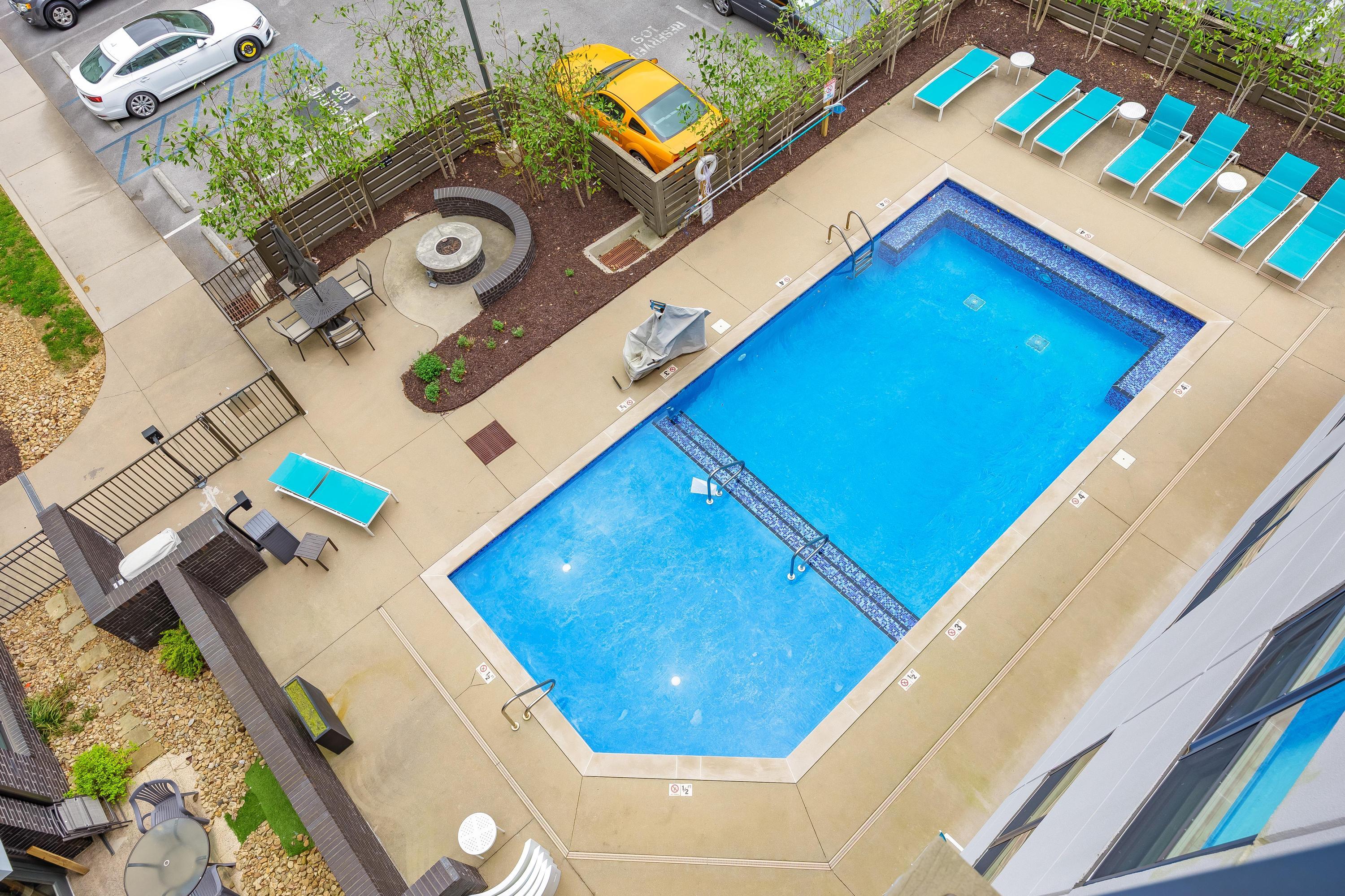 782 Riverfront Parkway, 419