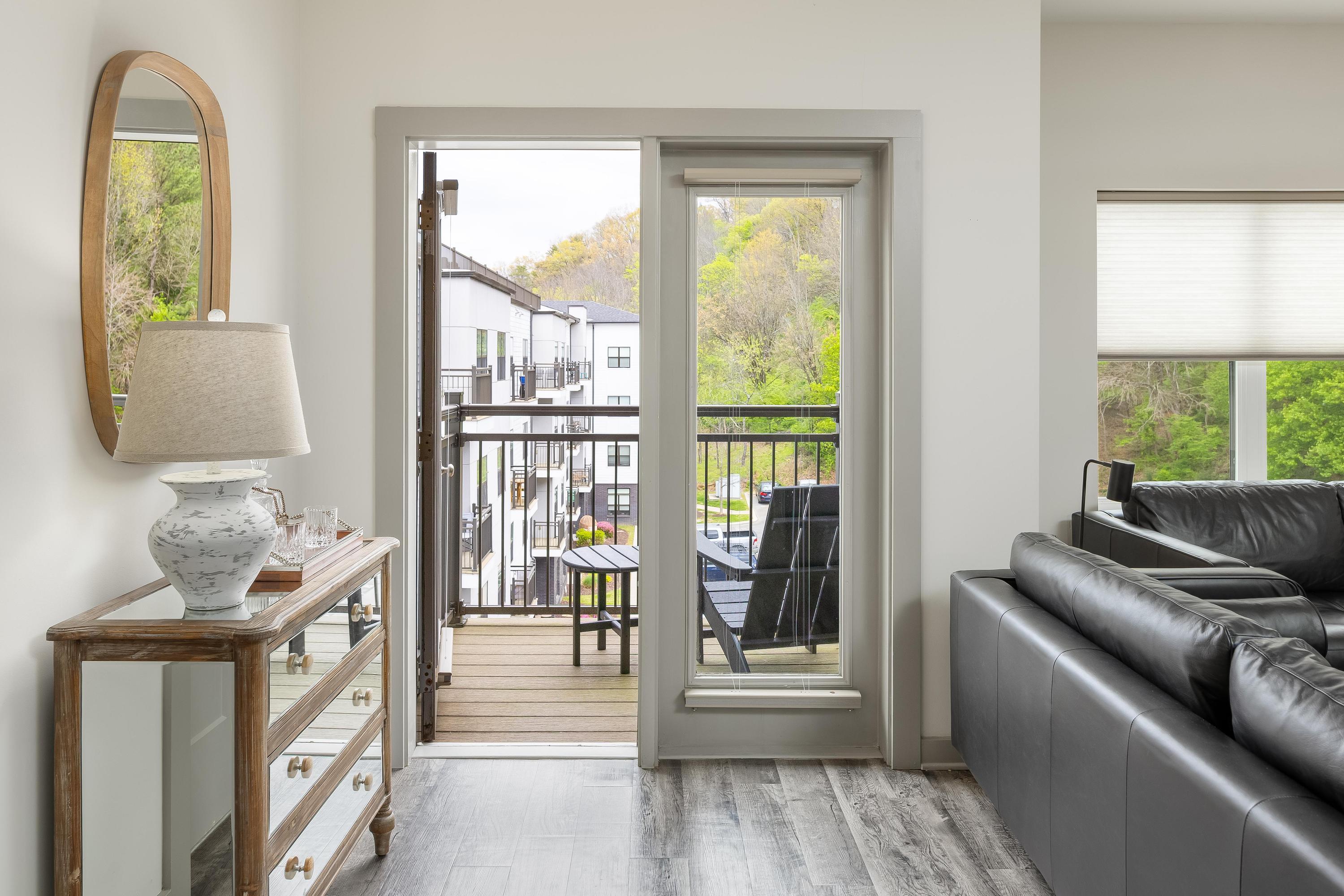 782 Riverfront Parkway, 419