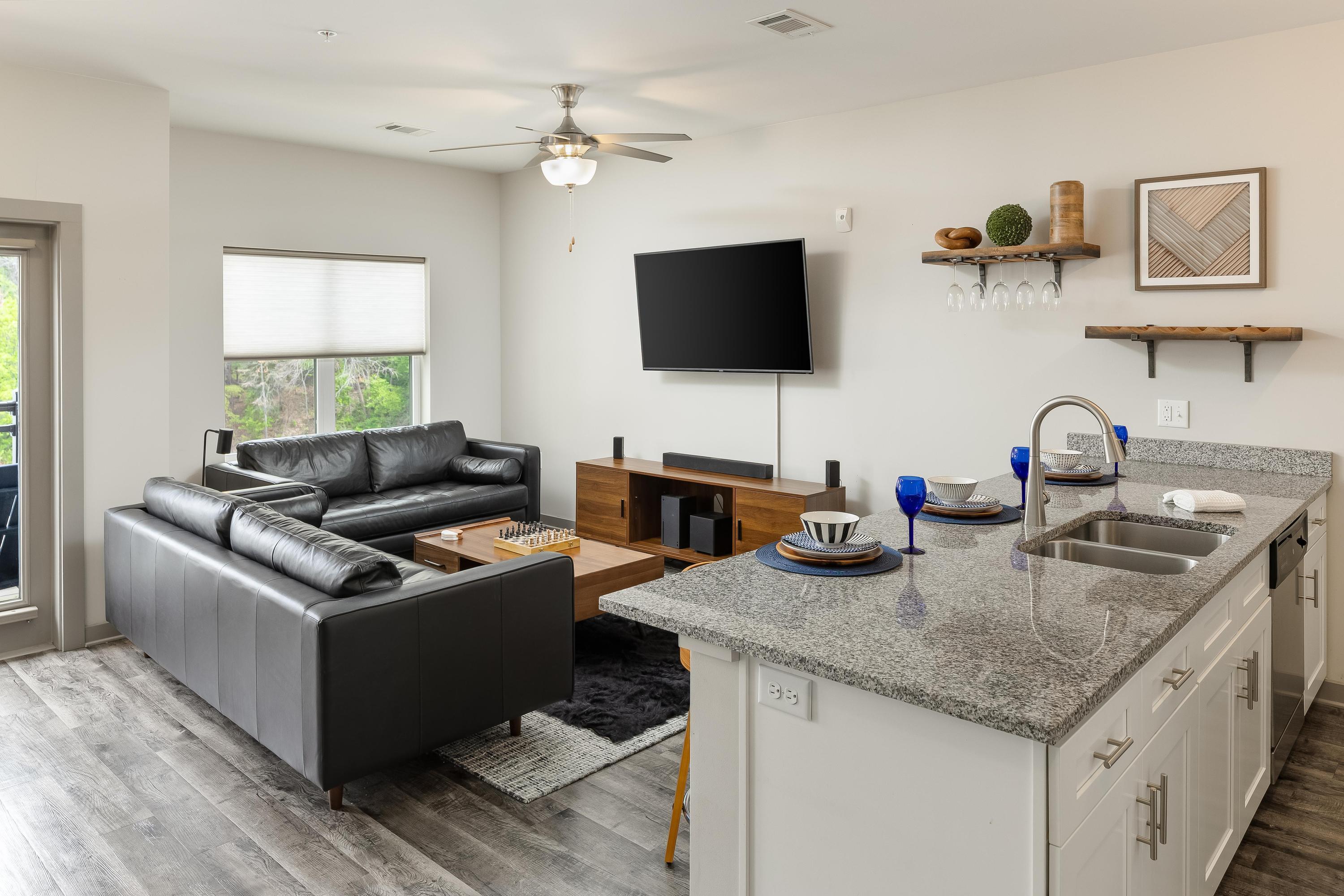 782 Riverfront Parkway, 419