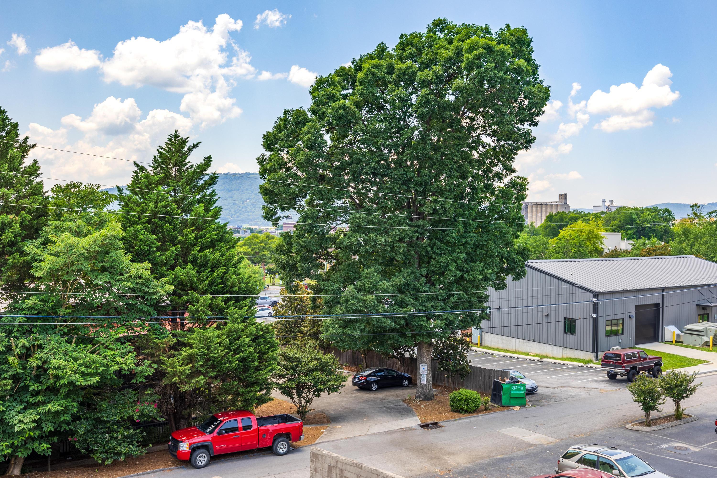 844 E 8th Street