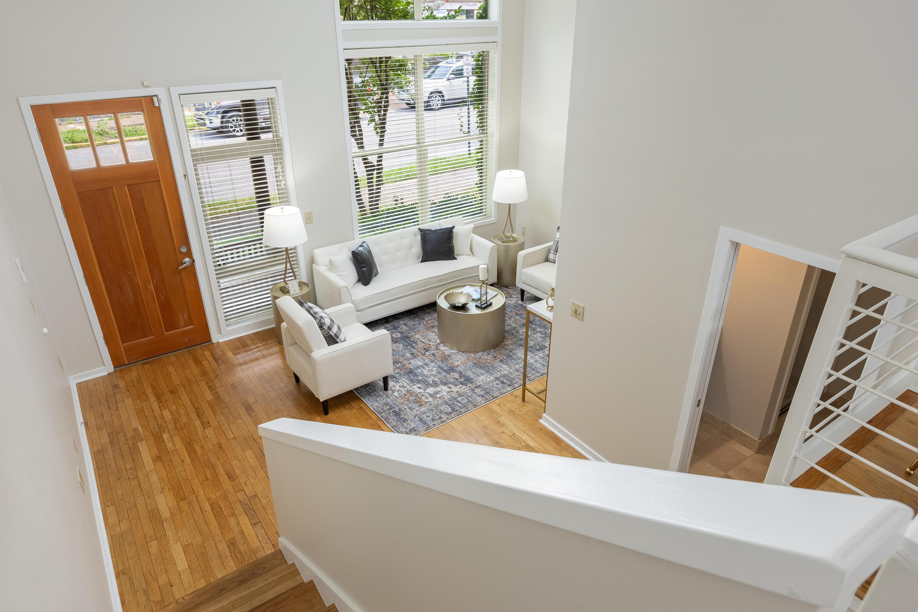 844 E 8th Street