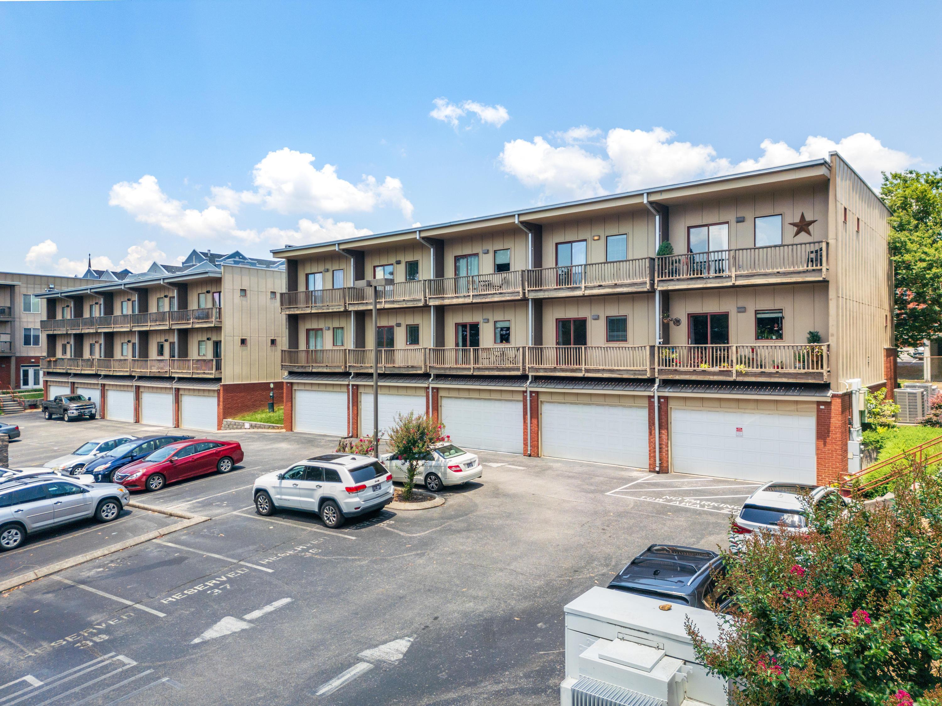 844 E 8th Street
