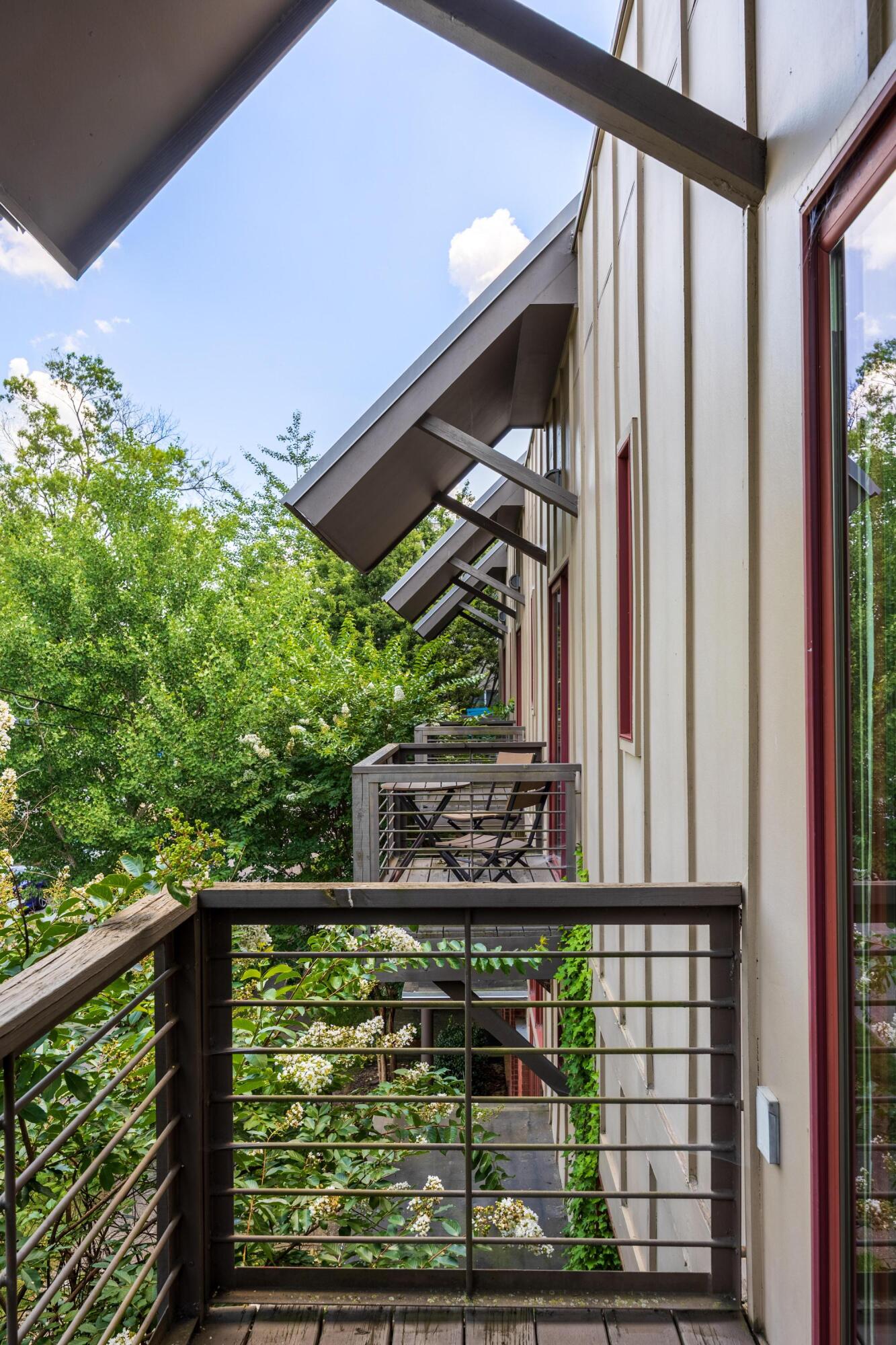 844 E 8th Street