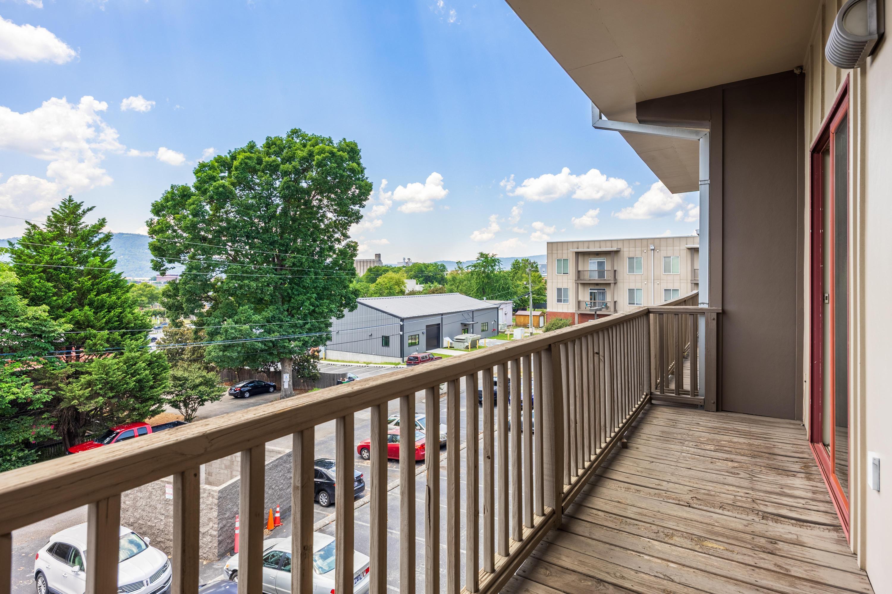 844 E 8th Street