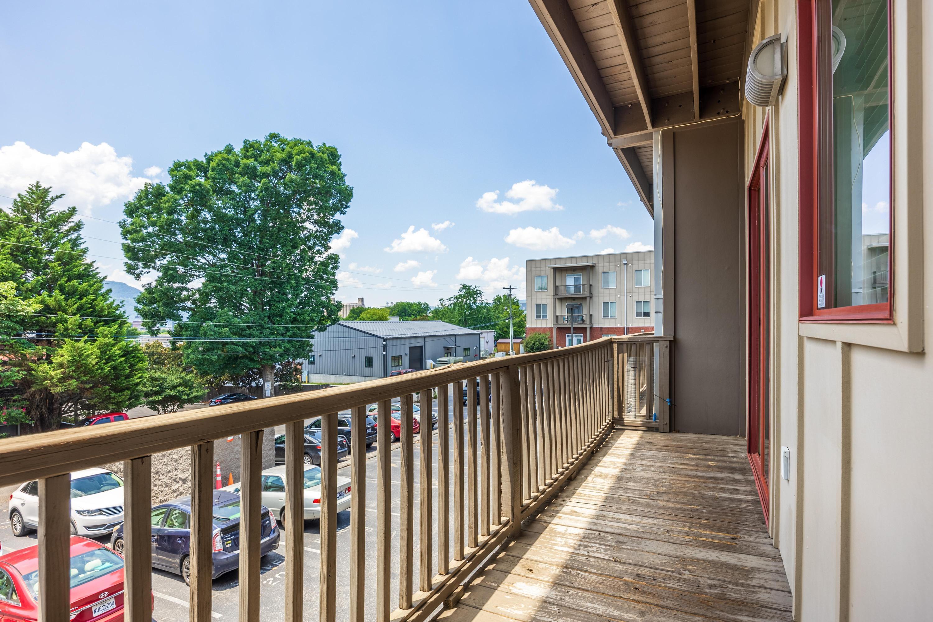 844 E 8th Street