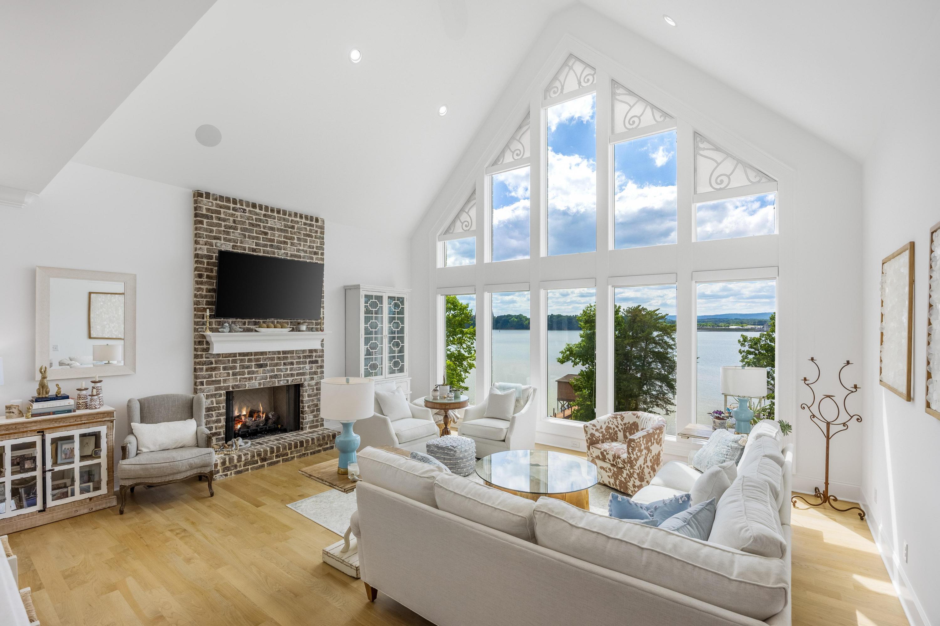 6376 Lynn Road