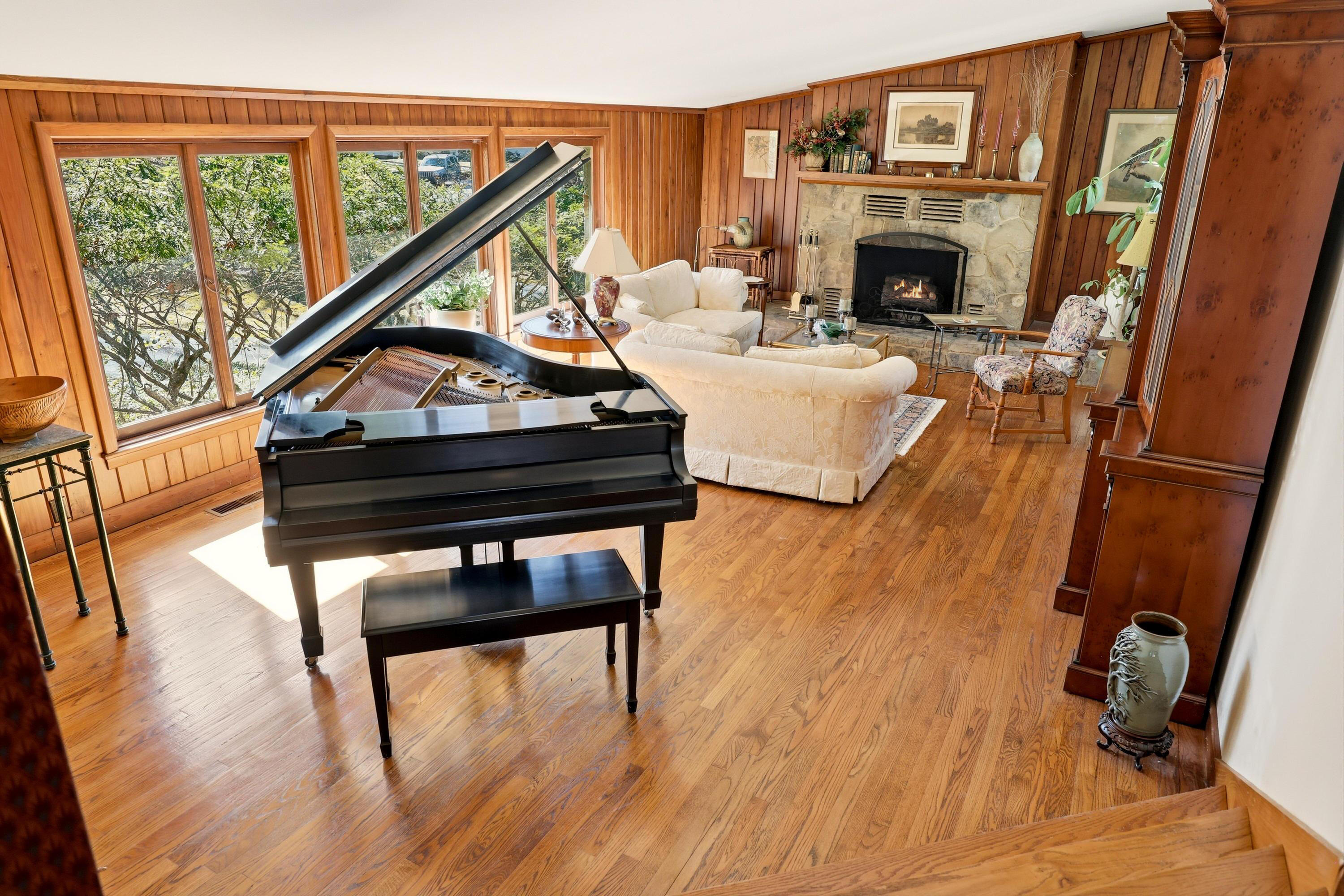 105 Riverpoint Road